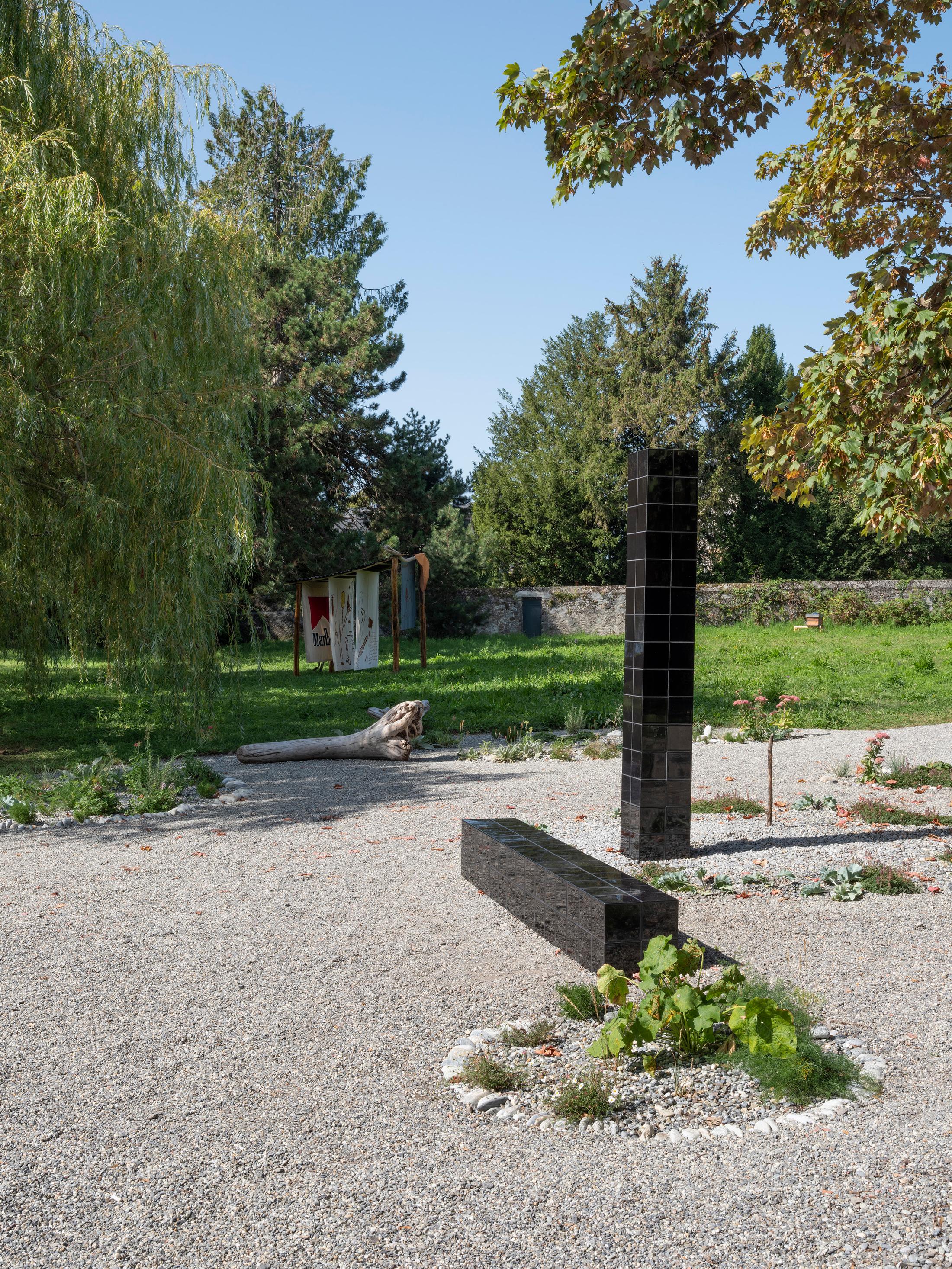 Exhibition View Groupshow «Modern Nature – an hommage to Derek Jarman; view on Prem Sahib, One Up, One Down (2019)» at La Becque, La Tour-de-Peilz, 2019 / Photo: © Julien Gremaud / Courtesy: the artist and La Becque