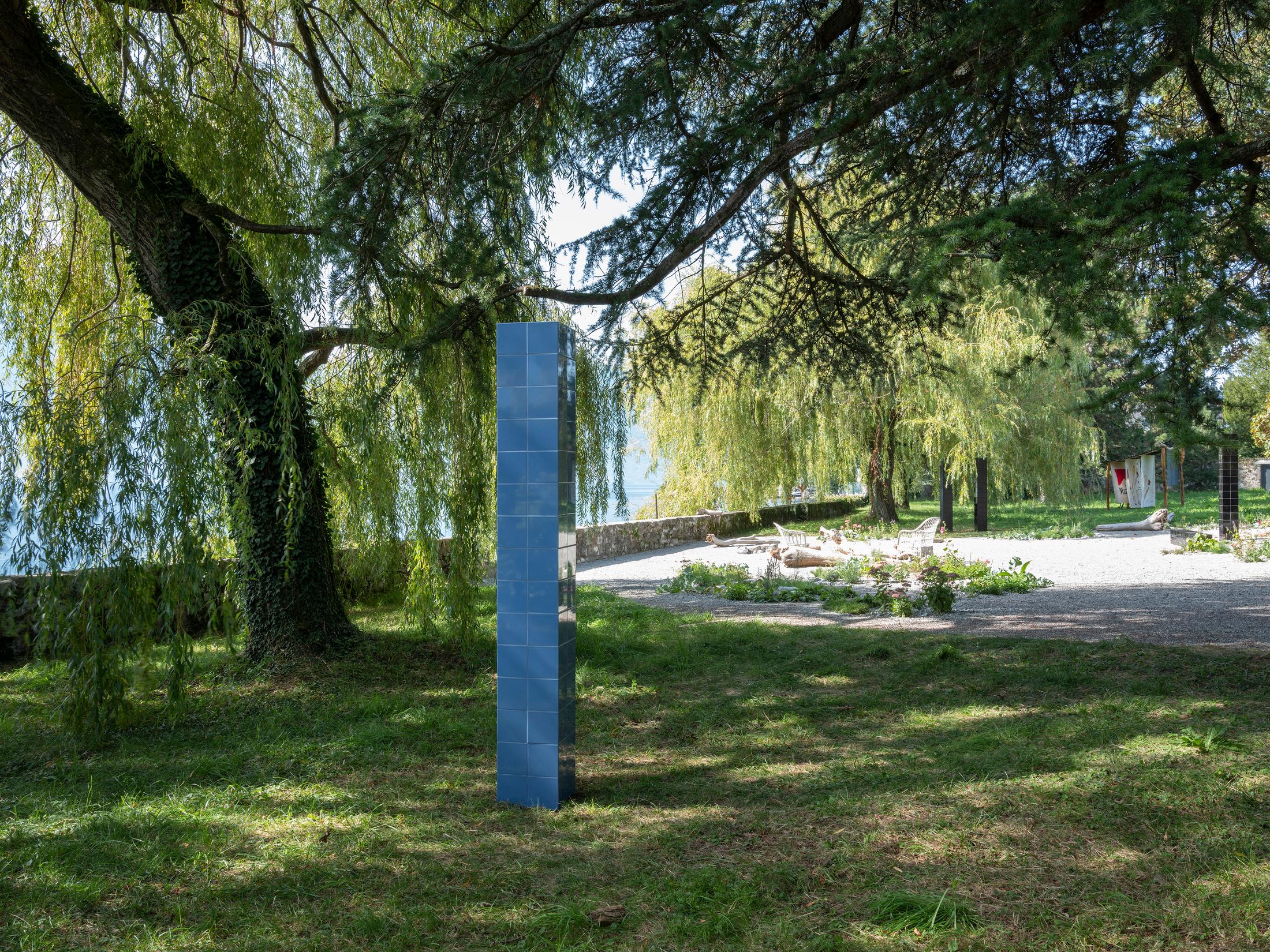 Exhibition View Groupshow «Modern Nature – an hommage to Derek Jarman; view on Prem Sahib, Modern Nature (Single Purple Column), 2019» at La Becque, La Tour-de-Peilz, 2019 / Photo: © Julien Gremaud / Courtesy: the artist and La Becque