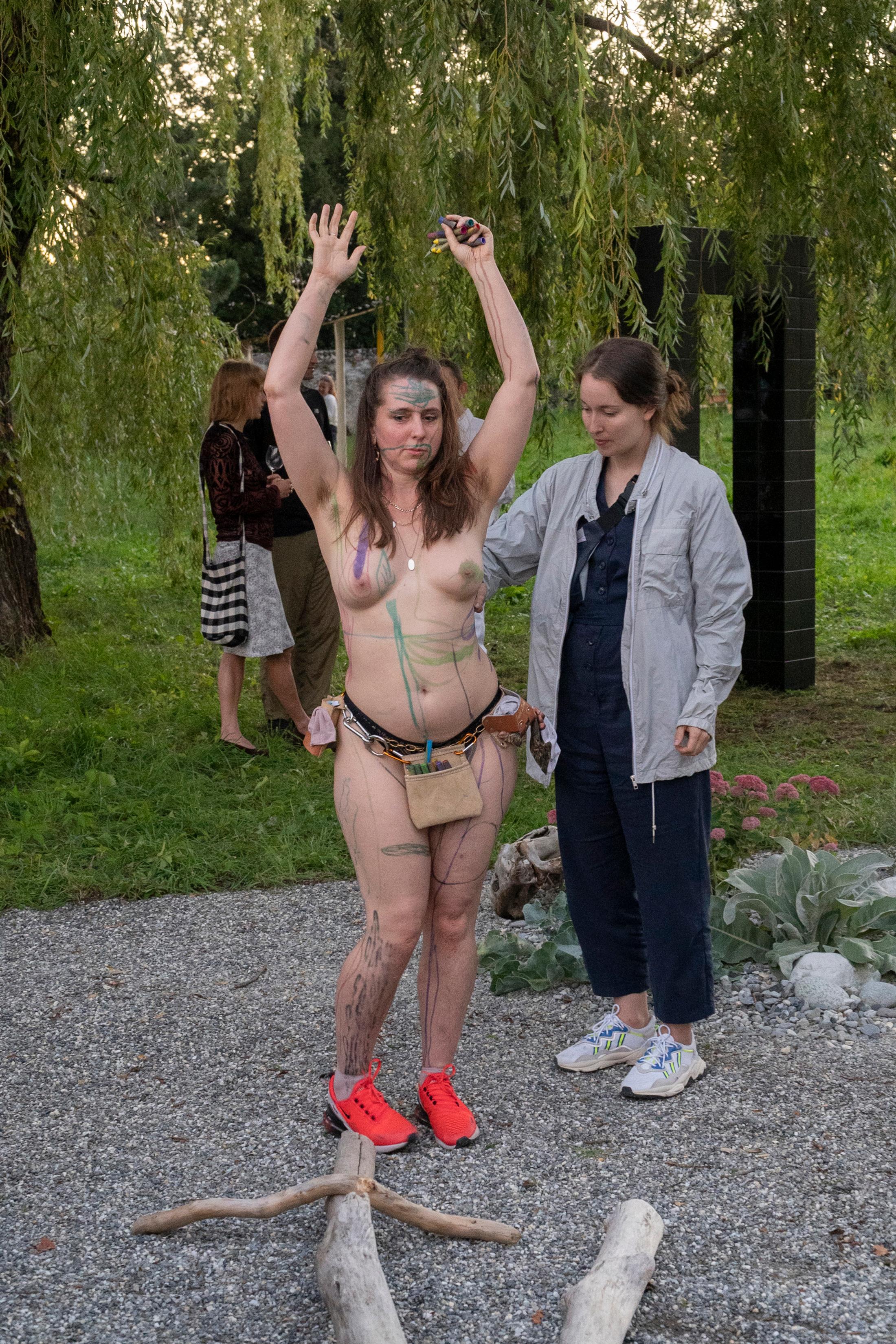 Exhibition View Groupshow «Modern Nature – an hommage to Derek Jarman; view on Florence Peake and Eve Stainton, Garden Holes & Symbiotic Propositions (2019)» at La Becque, La Tour-de-Peilz, 2019 / Photo: © Julien Gremaud / Courtesy: the artist and La Becque