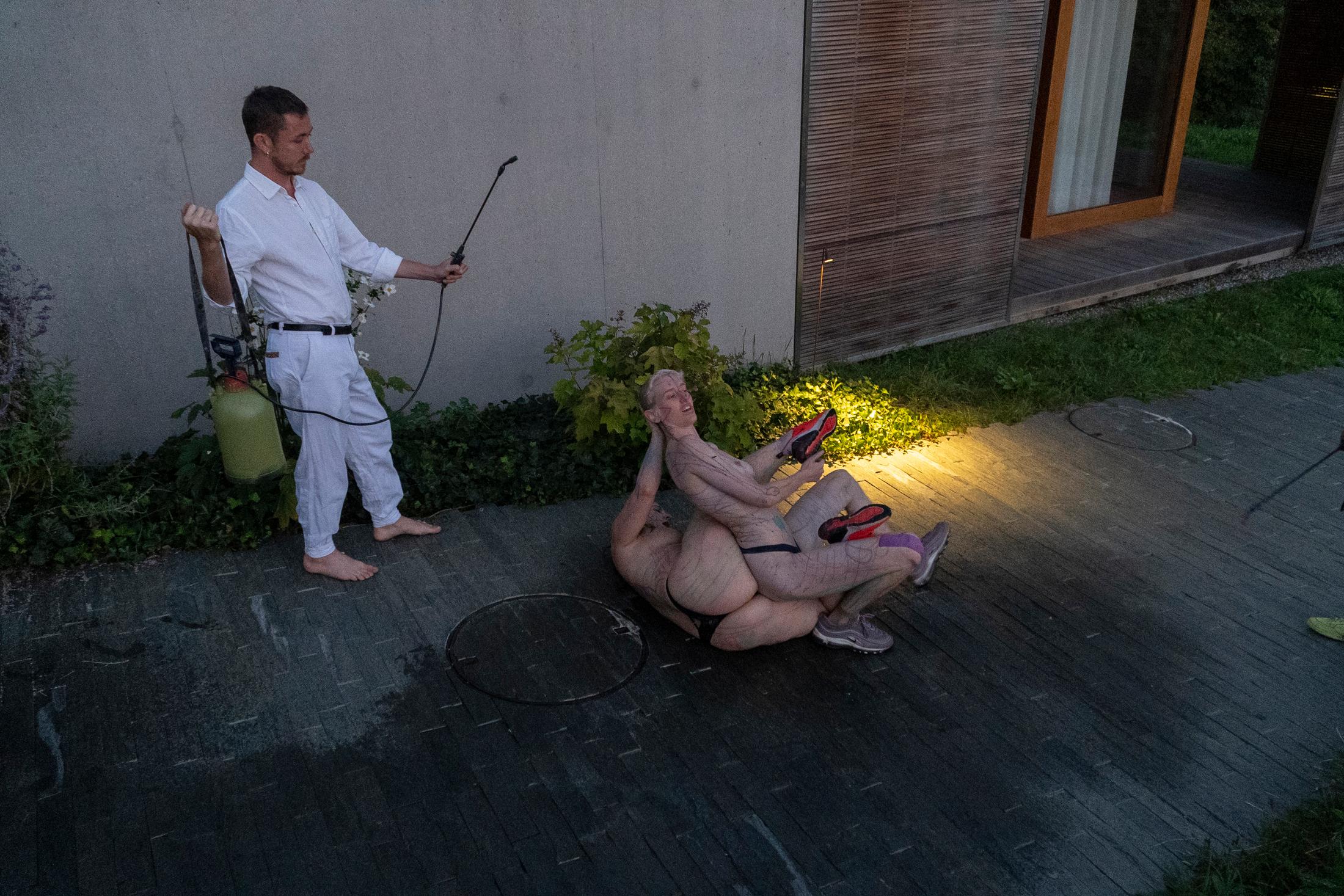 Exhibition View Groupshow «Modern Nature – an hommage to Derek Jarman; view on Florence Peake and Eve Stainton, Garden Holes & Symbiotic Propositions (2019)» at La Becque, La Tour-de-Peilz, 2019 / Photo: © Julien Gremaud / Courtesy: the artist and La Becque