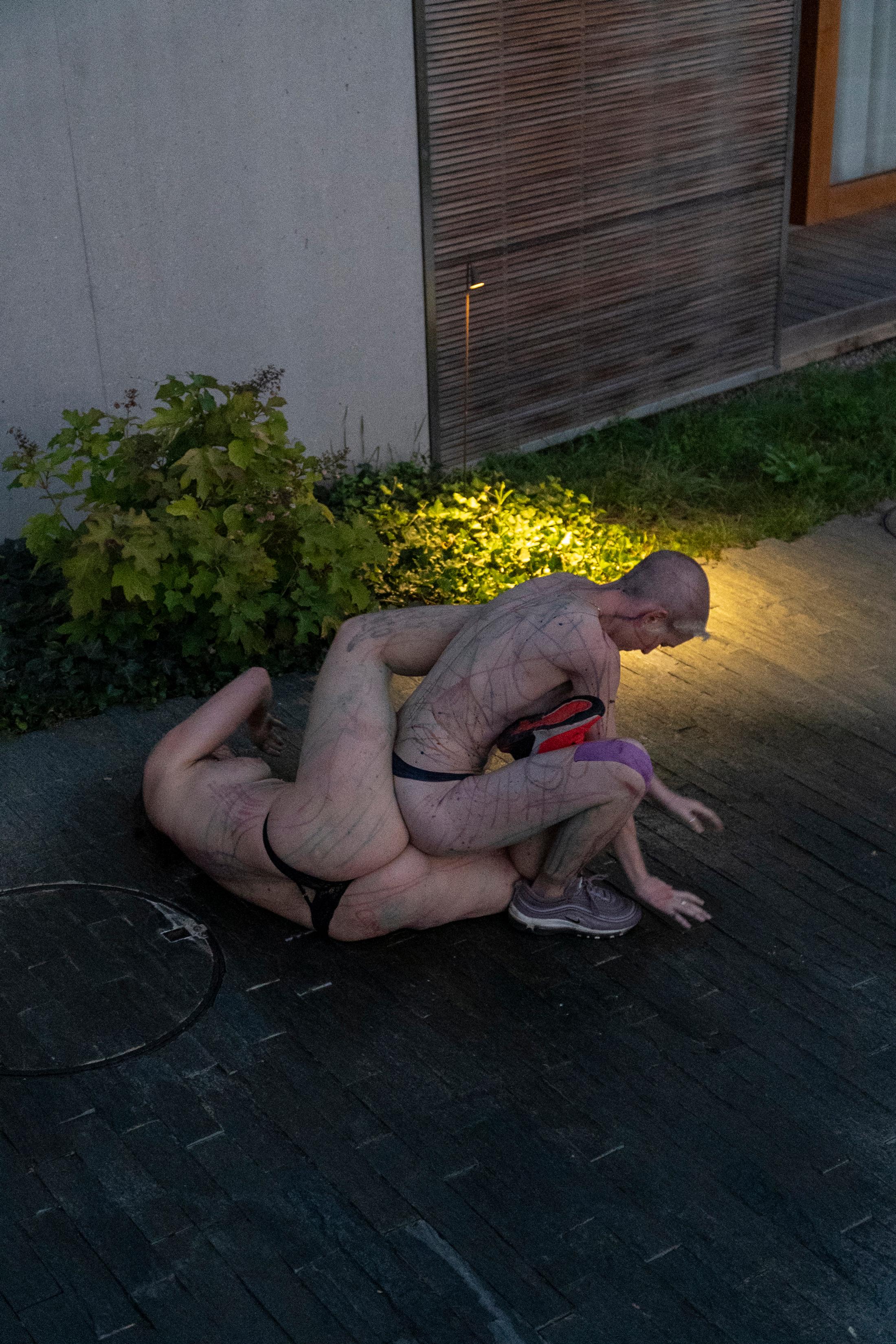 Exhibition View Groupshow «Modern Nature – an hommage to Derek Jarman; view on Florence Peake and Eve Stainton, Garden Holes & Symbiotic Propositions (2019)» at La Becque, La Tour-de-Peilz, 2019 / Photo: © Julien Gremaud / Courtesy: the artist and La Becque