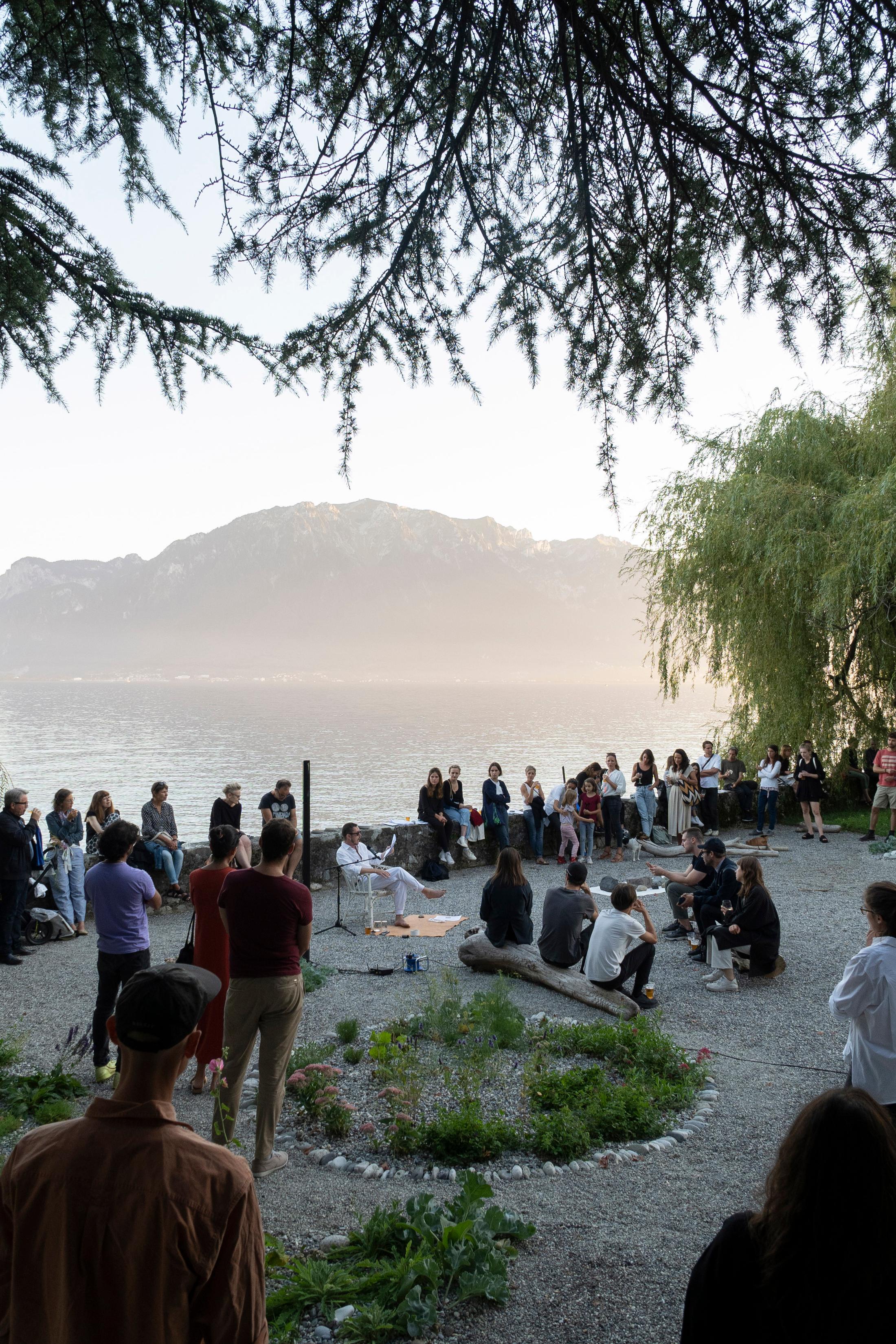 Exhibition View Groupshow «Modern Nature – an hommage to Derek Jarman; view on Modern Nature, garden landscape developed by Elise Lammer in collaboration with l’Atelier du Paysage» at La Becque, La Tour-de-Peilz, 2019 / Photo: © Julien Gremaud / Courtesy: the artist and La Becque