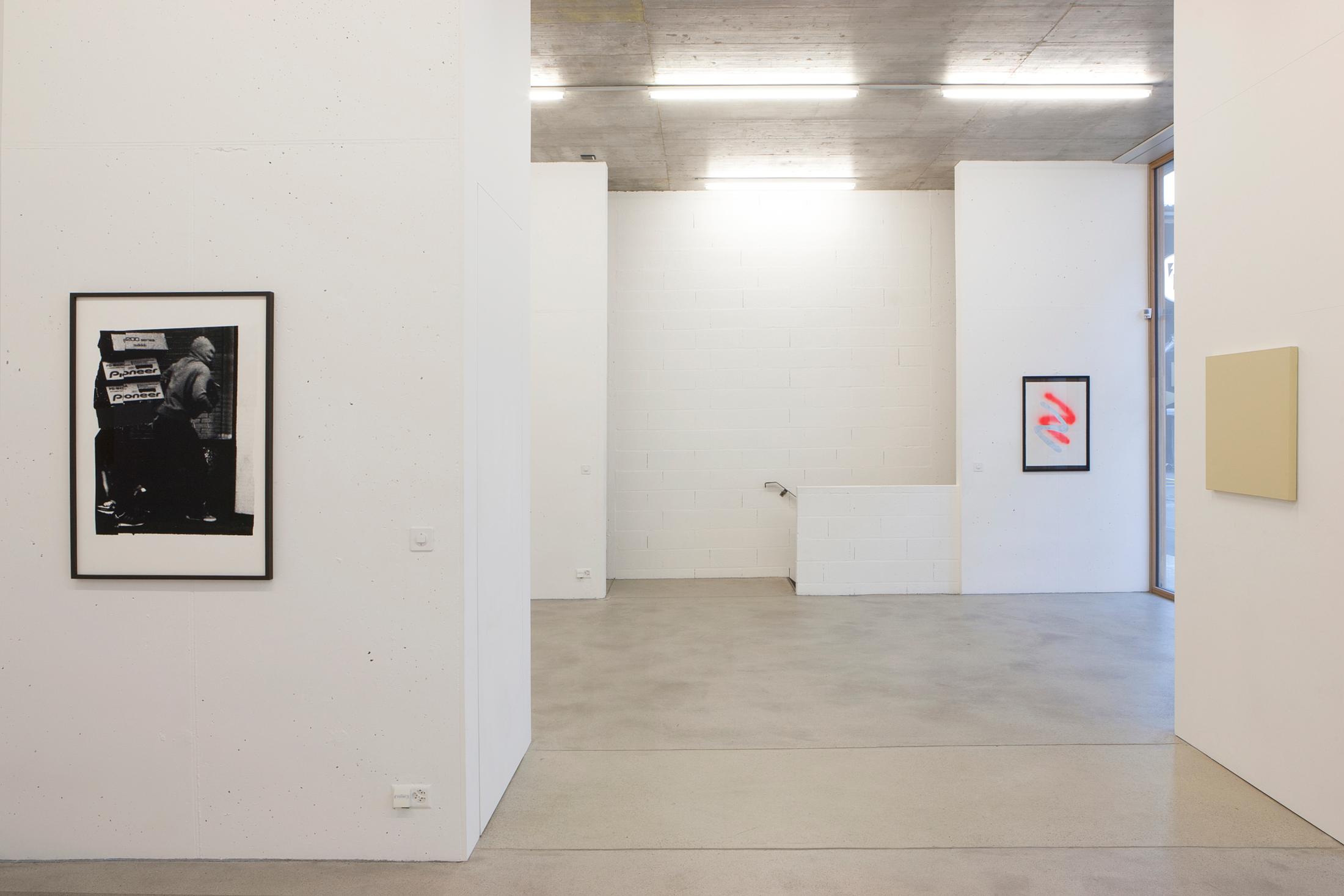 Exhibition View Groupshow «Style Samples; view on Elise Gagnebin-de Bons, Antoine Goudard and Olivier Mosset» at Forma art contemporain, Lausanne / Photo: Shannon Guerrico / Courtesy: the artist, Forma, Locus Solus and Lange + Pult