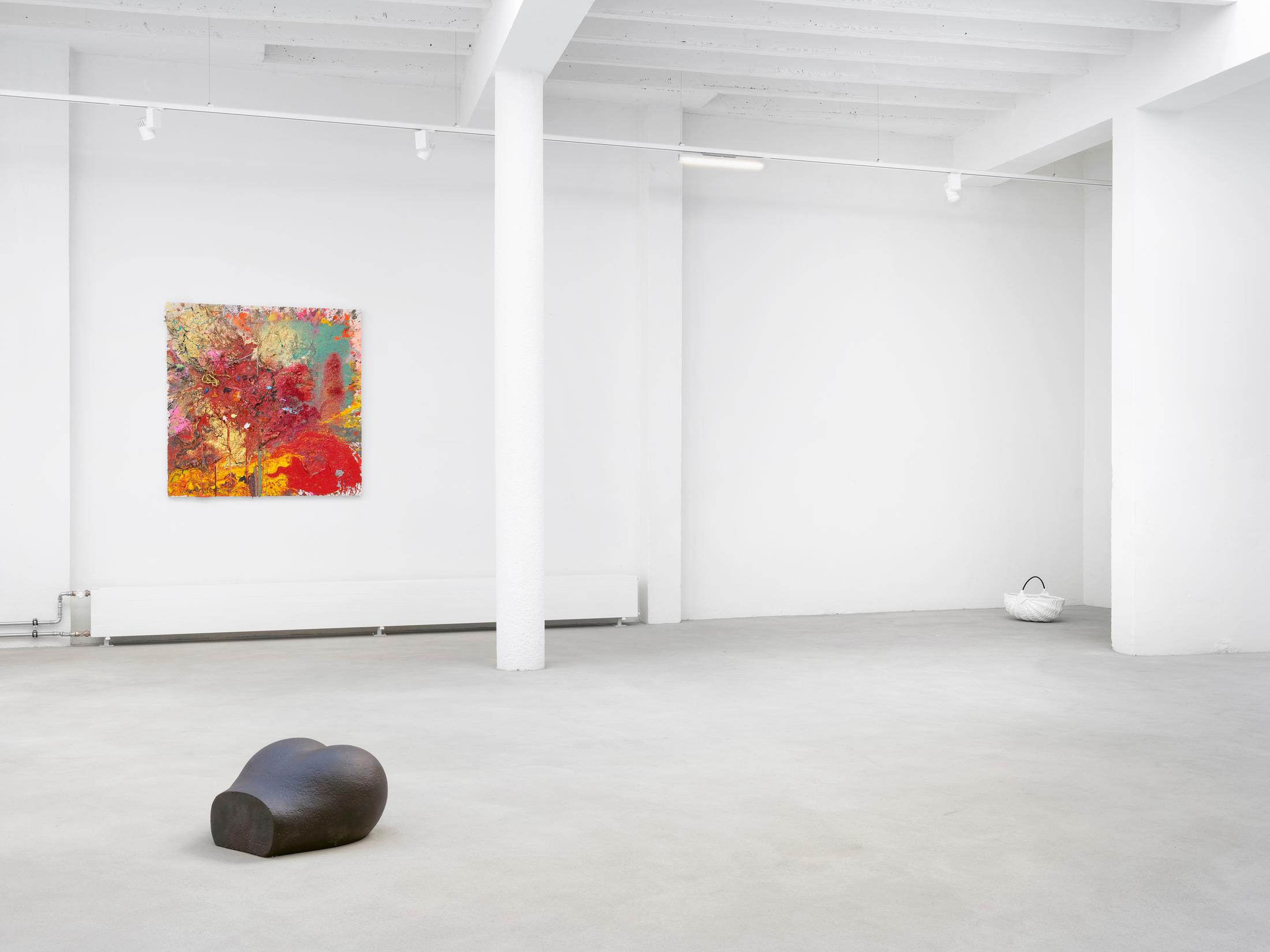 Exhibition View Groupshow «Swiss Made; view on John Armleder, Gravikords, 2019; Yarisal & Kublitz, Booty, 2016 and Mai-thu Perret, Basket and apples white (TBT), 2019» at Ribordy Thetaz, Geneva, 2019 / Photo: © Julien Gremaud