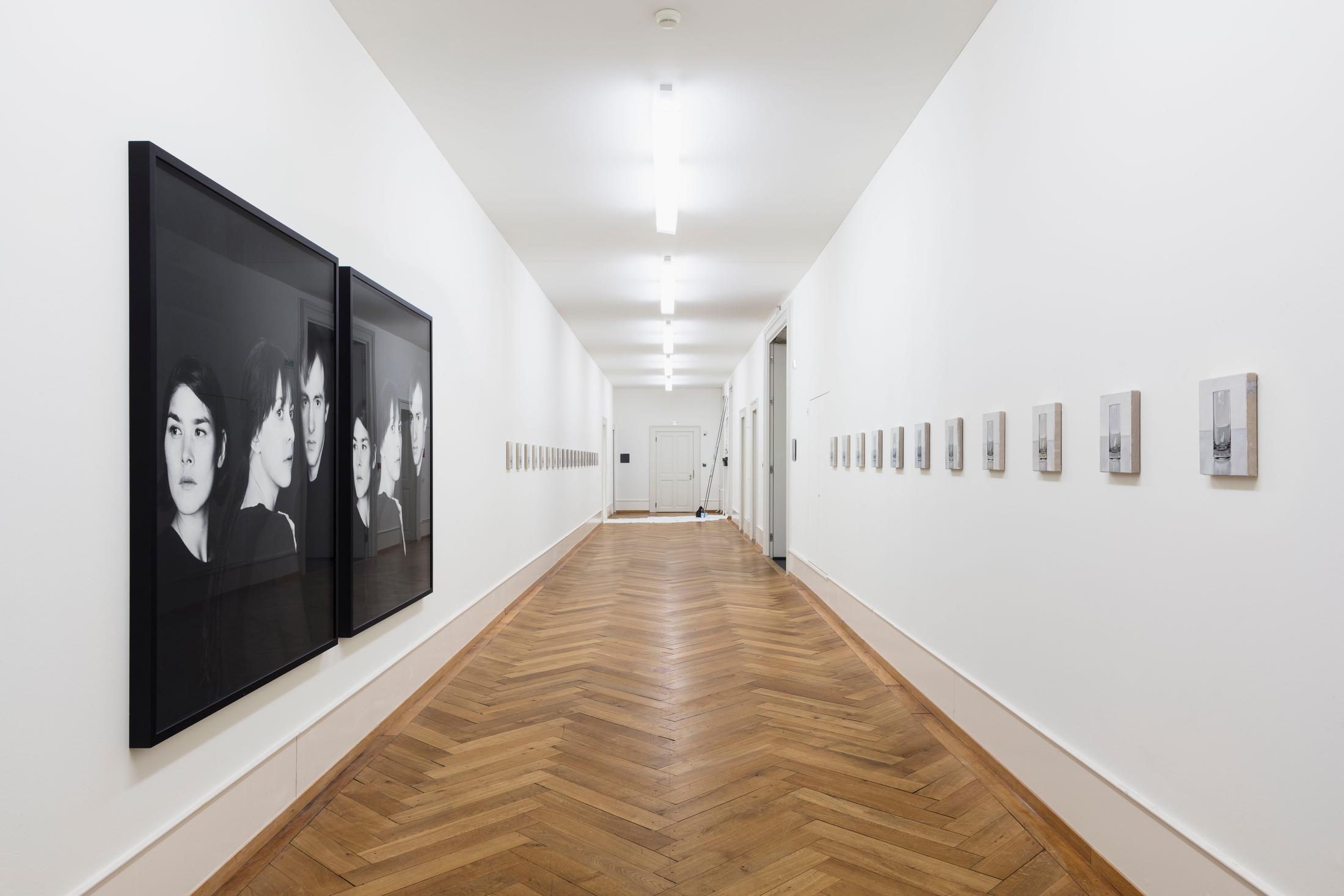 Exhibition View Groupshow «Zeitspuren – The Power of Now with Peter Dreher and Barbara Probst» at PASQUART, Biel/Bienne, 2018 / Photo: Gunnar Meier