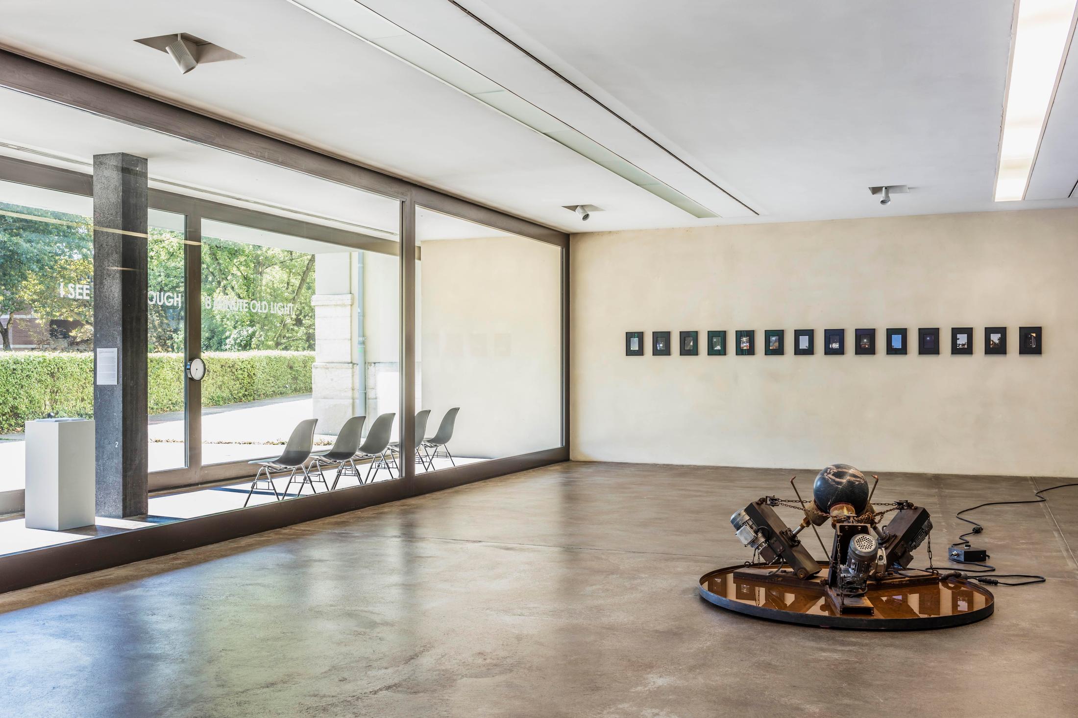 Exhibition View Groupshow «Zeitspuren – The Power of Now / view on Julian Charrière, Weight of Time, 2016 and Stéphanie Saadé, Moongold Series, 2016-18» at PASQUART, Biel/Bienne, 2018 / Photo: Gunnar Meier / Courtesy: Günther Vogt and Courtesy Marfa’ Projects