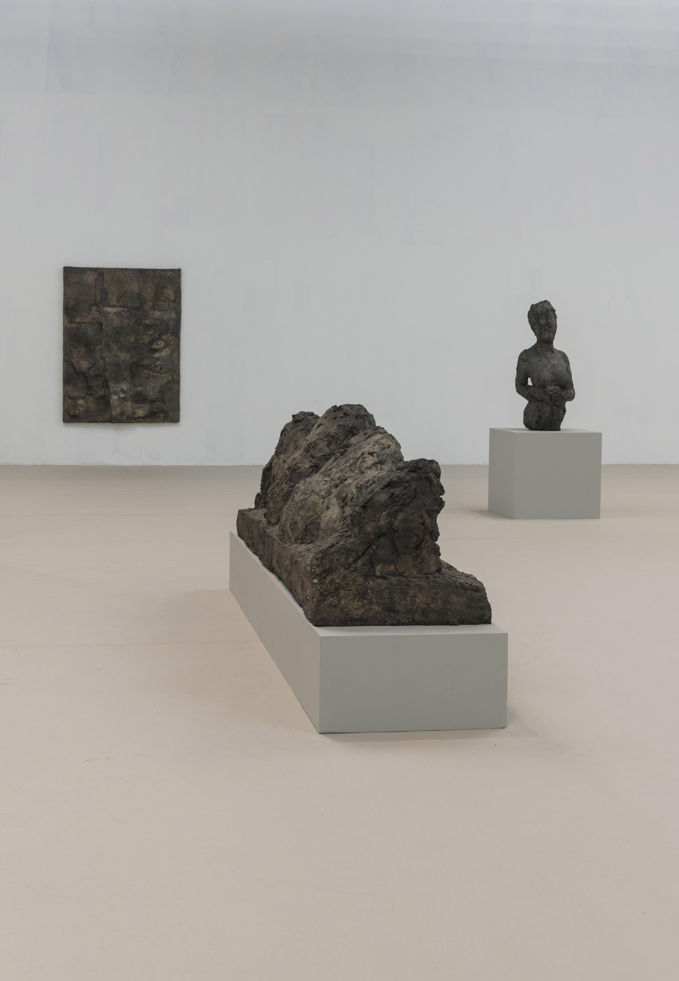Exhibition View Hans Josephsohn, Solo Show at MASI Lugano, Lugano, 2020 / Photo: © Studio Pagi / Courtesy: Josephsohn Estate, Kesselhaus Josephsohn/Galerie Felix