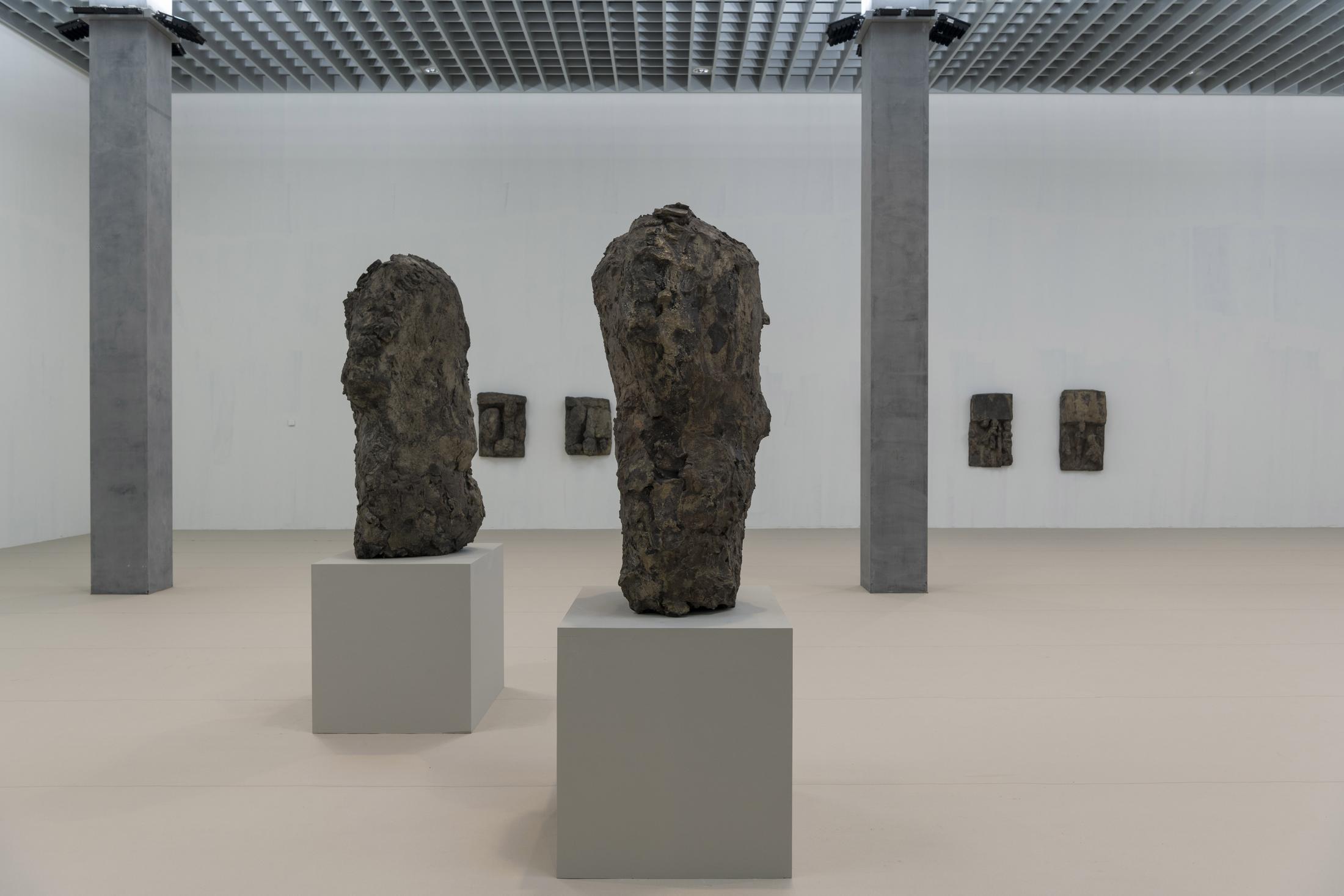 Exhibition View Hans Josephsohn, Solo Show at MASI Lugano, Lugano, 2020 / Photo: © Studio Pagi / Courtesy: Josephsohn Estate, Kesselhaus Josephsohn/Galerie Felix