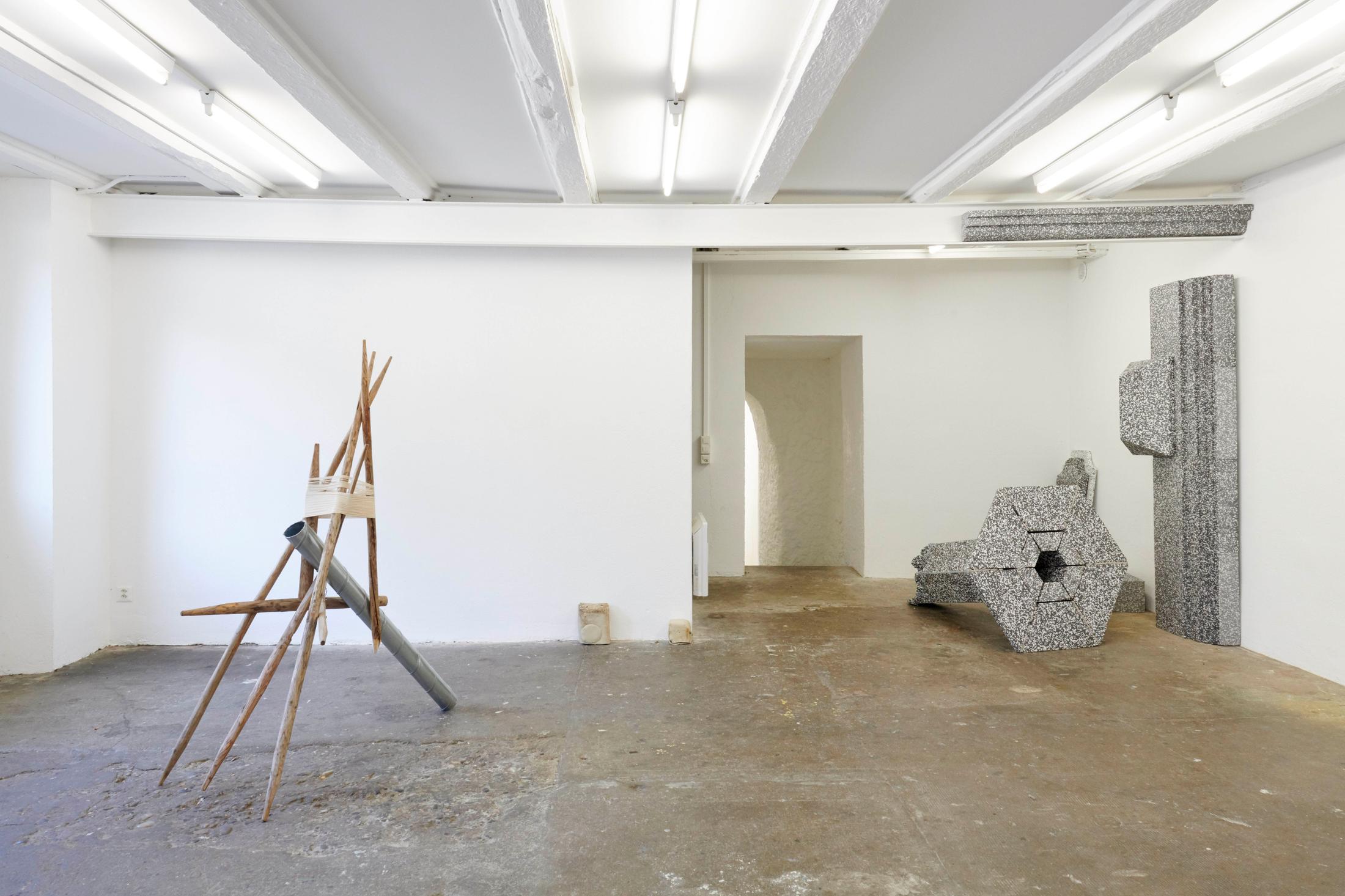 Exhibition View Groupshow «Heimat; view on Sacha Rappo, Stefanie Koemeda, Robin Mettler at WallStreet, Fribourg, 2020 / Photo: Guillaume Python / Courtesy: the artists and WallStreet