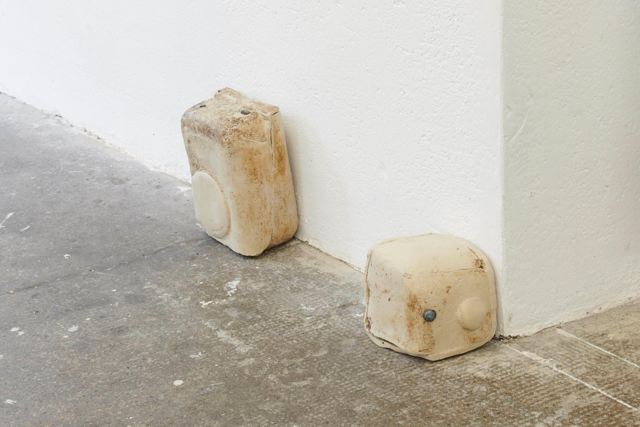 Exhibition View Groupshow «Heimat; view on Stefanie Koemeda, Meta-lala, 2020» at WallStreet, Fribourg, 2020 / Photo: Guillaume Python / Courtesy: the artist and WallStreet