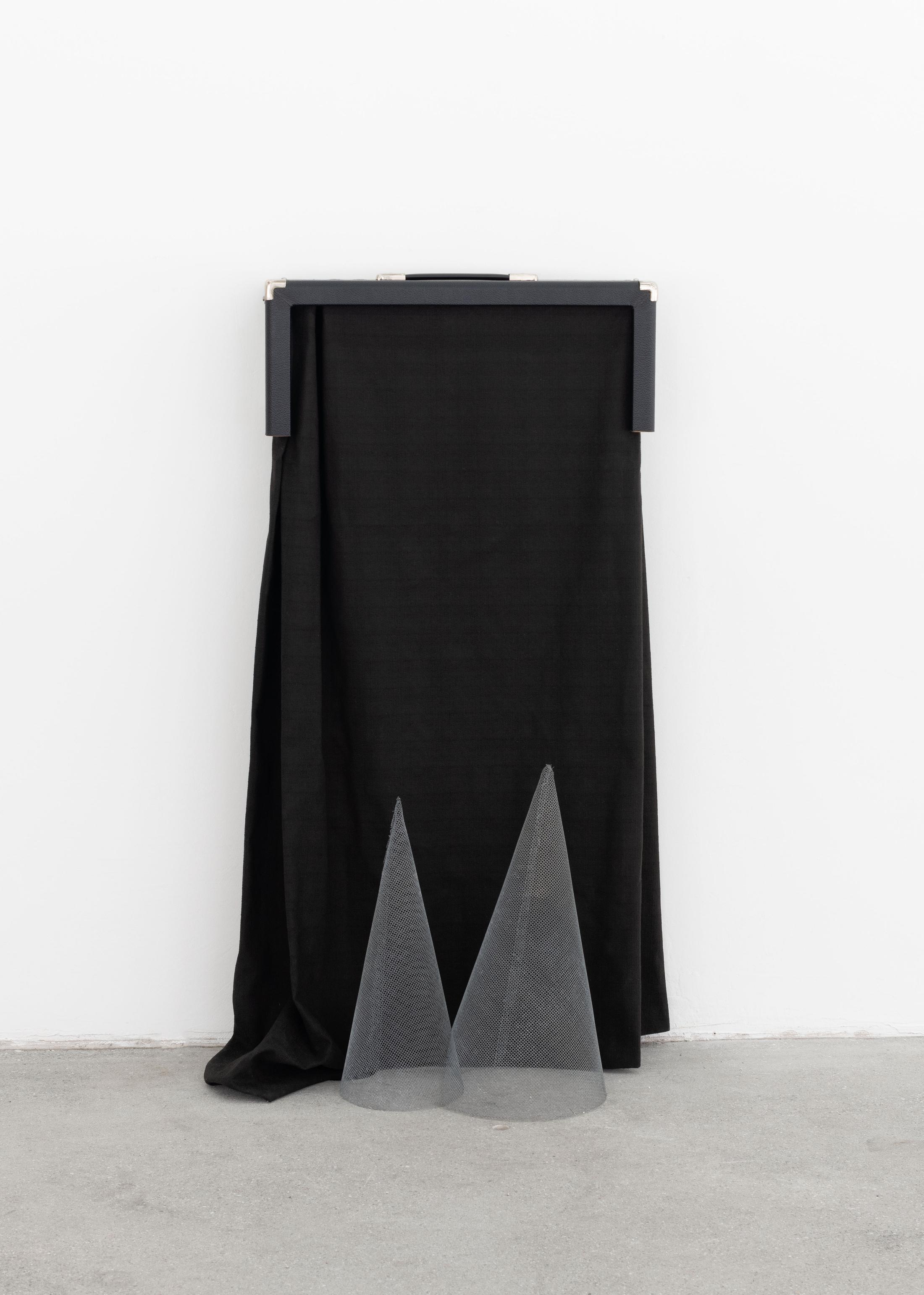 Exhibition View Group Show «Hello America; view on Jennifer Bolande, Speaker II, 1986» at Karma International, Zurich, 2021 / Photo: Flavio Karrer / Courtesy: the artist and Karma International