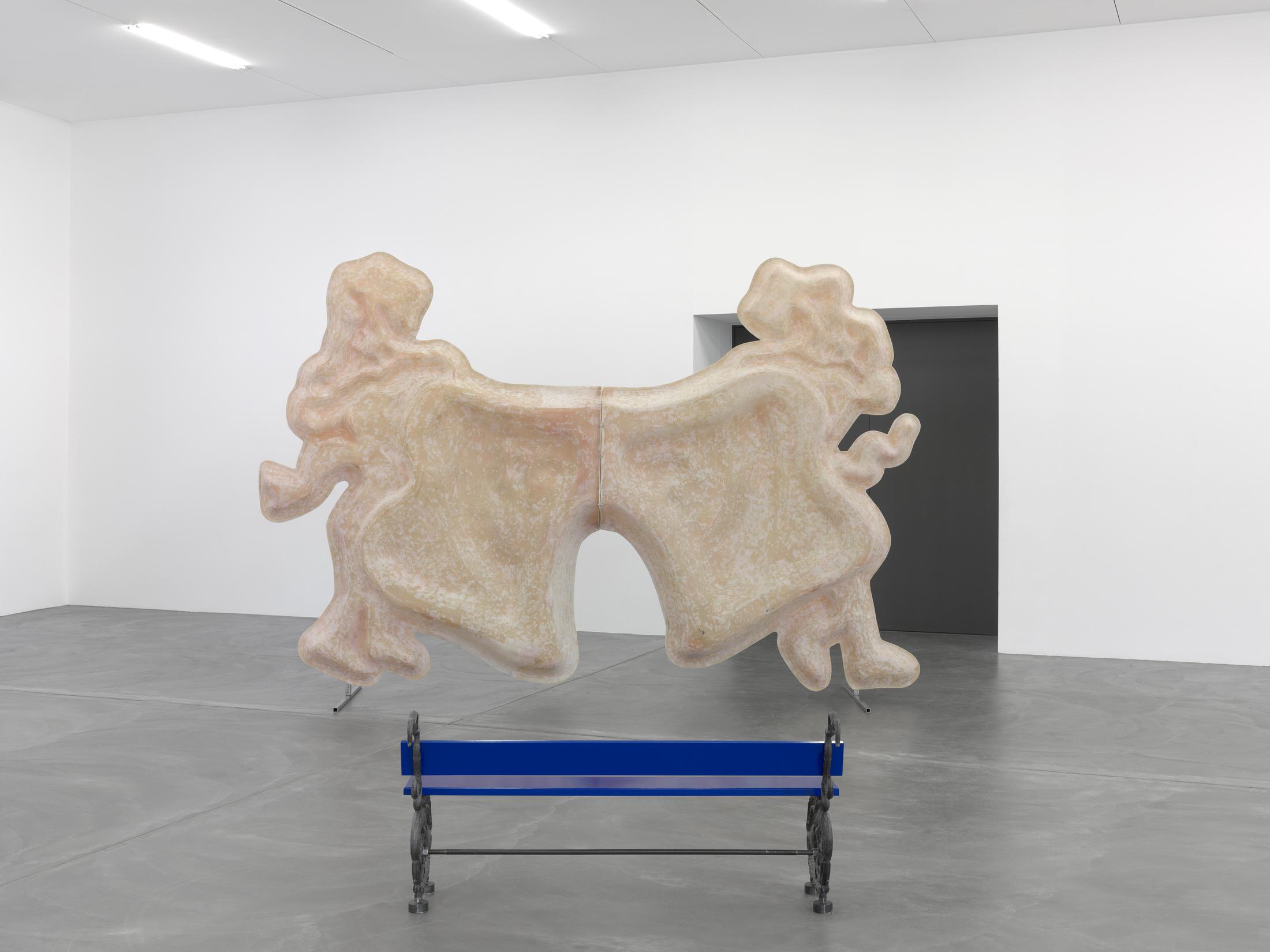Exhibition View Ida Ekblad Soloshow «FRA ÅRE TIL OVN» at Kunsthalle Zürich,  Zurich, 2019 / © Photo: Annik Wetter / Courtesy: the artist and Kunsthalle Zürich