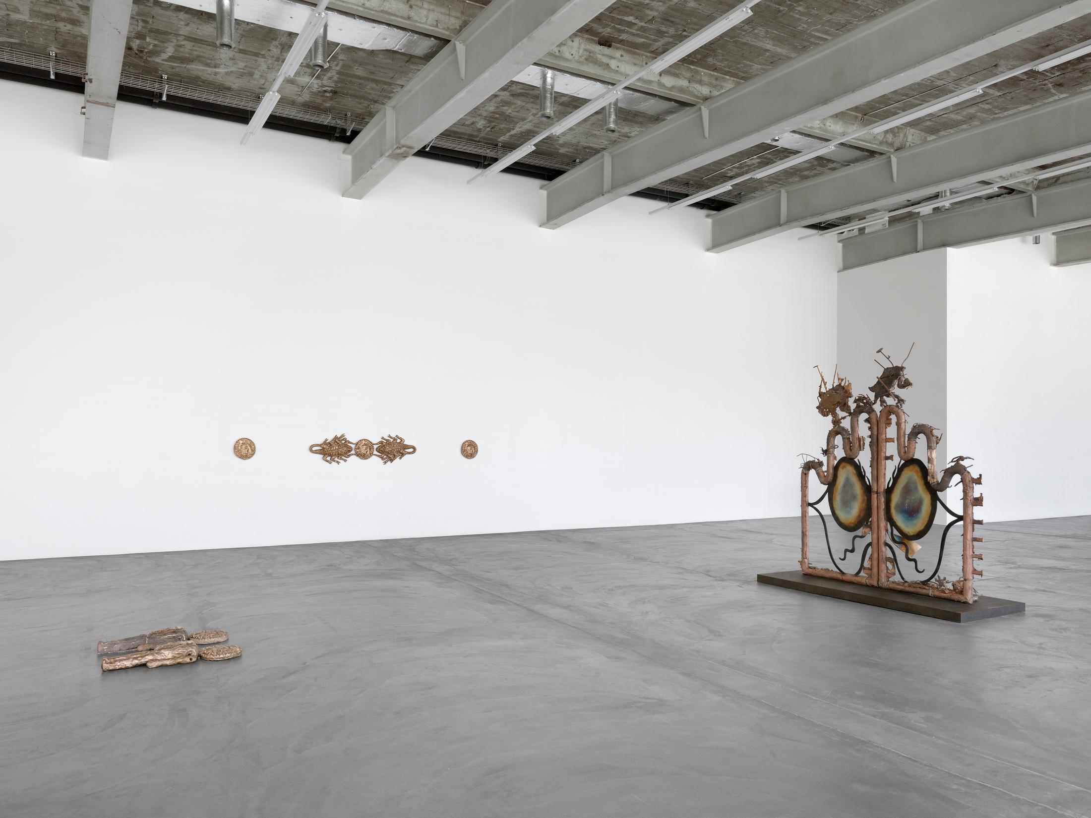 Exhibition View Ida Ekblad Soloshow «FRA ÅRE TIL OVN» at Kunsthalle Zürich,  Zurich, 2019 / © Photo: Annik Wetter / Courtesy: the artist and Kunsthalle Zürich