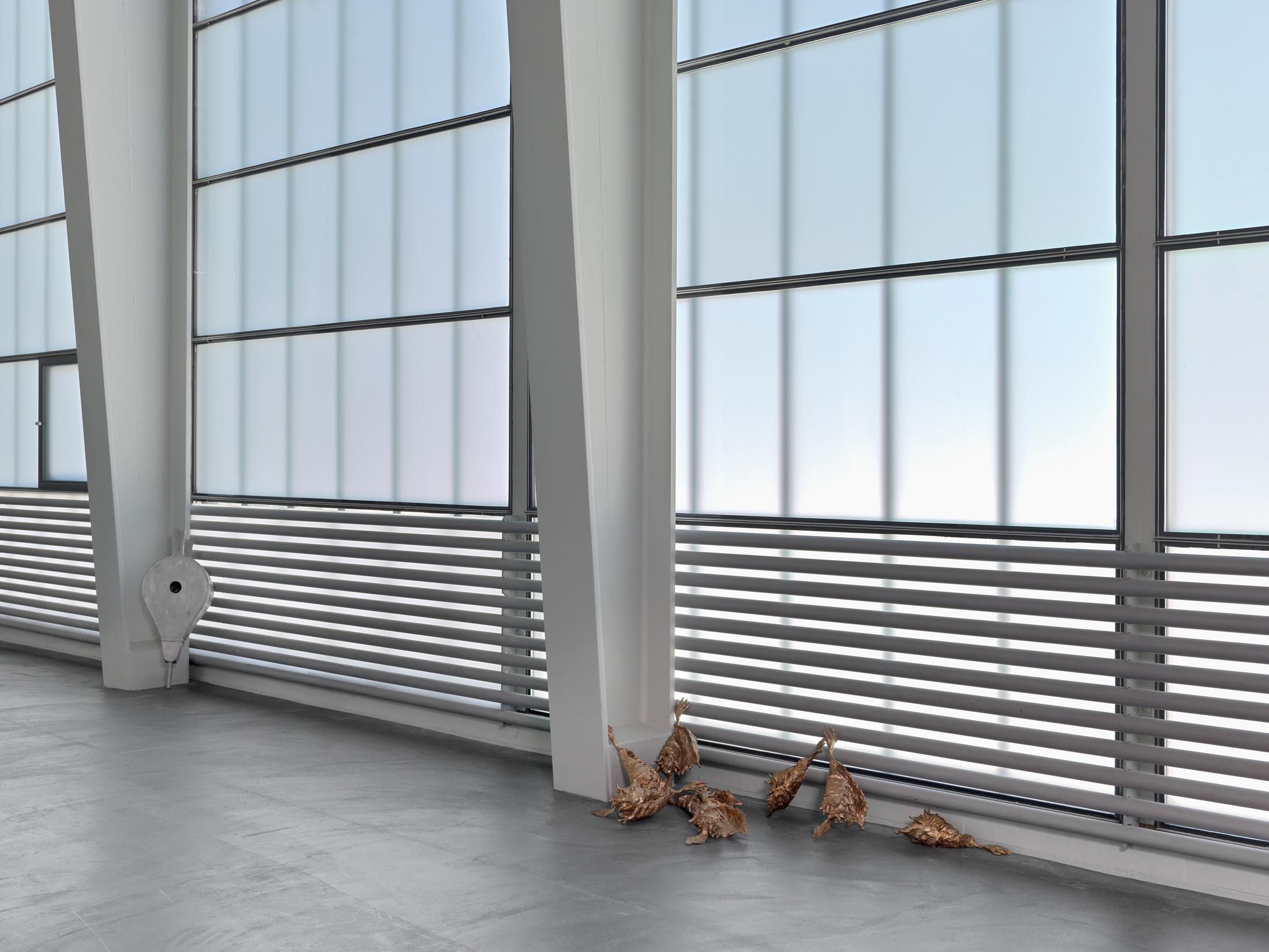 Exhibition View Ida Ekblad Soloshow «FRA ÅRE TIL OVN» at Kunsthalle Zürich,  Zurich, 2019 / © Photo: Annik Wetter / Courtesy: the artist and Kunsthalle Zürich