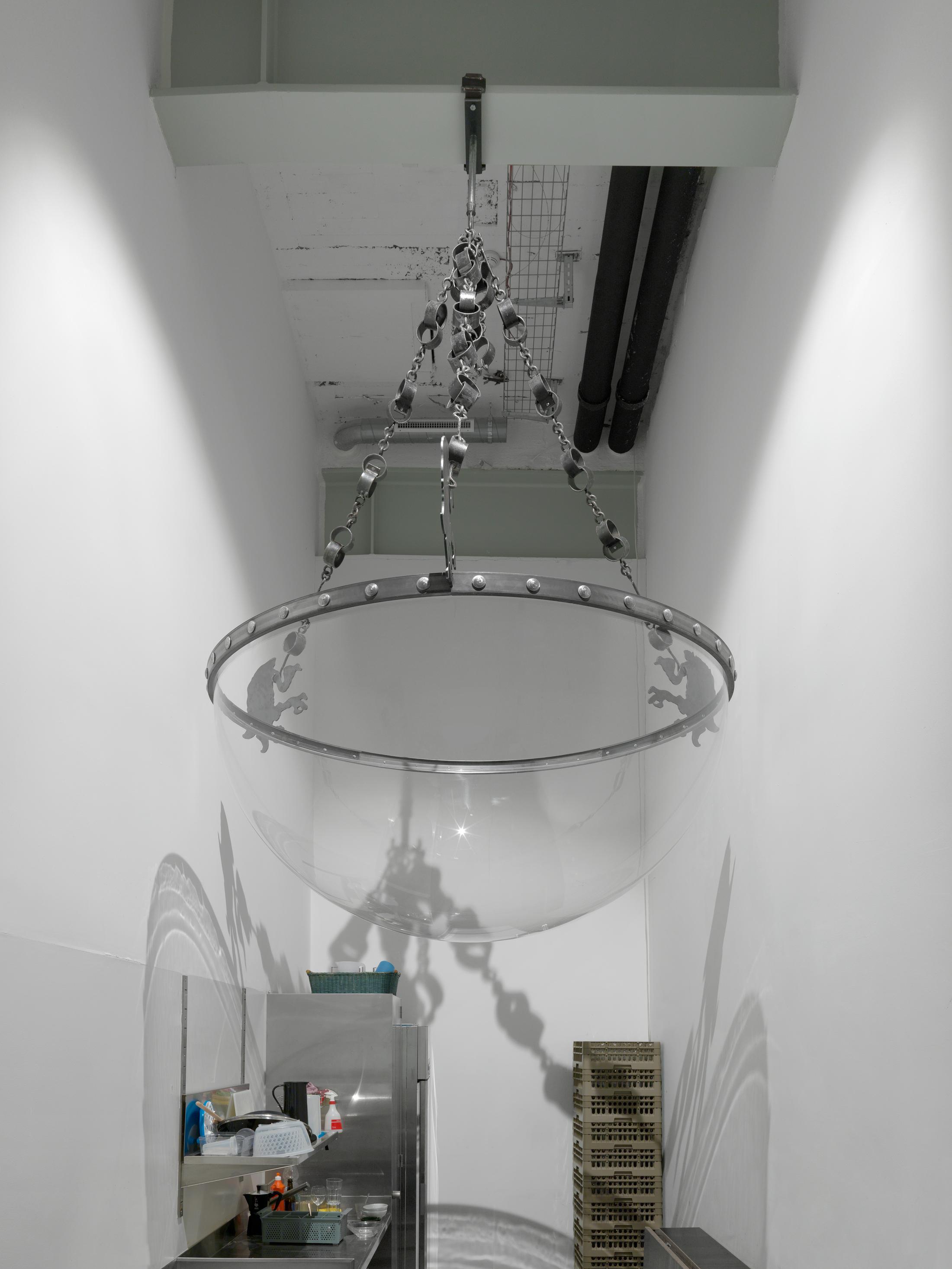 Exhibition View Ida Ekblad Soloshow «FRA ÅRE TIL OVN» at Kunsthalle Zürich,  Zurich, 2019 / © Photo: Annik Wetter / Courtesy: the artist and Kunsthalle Zürich