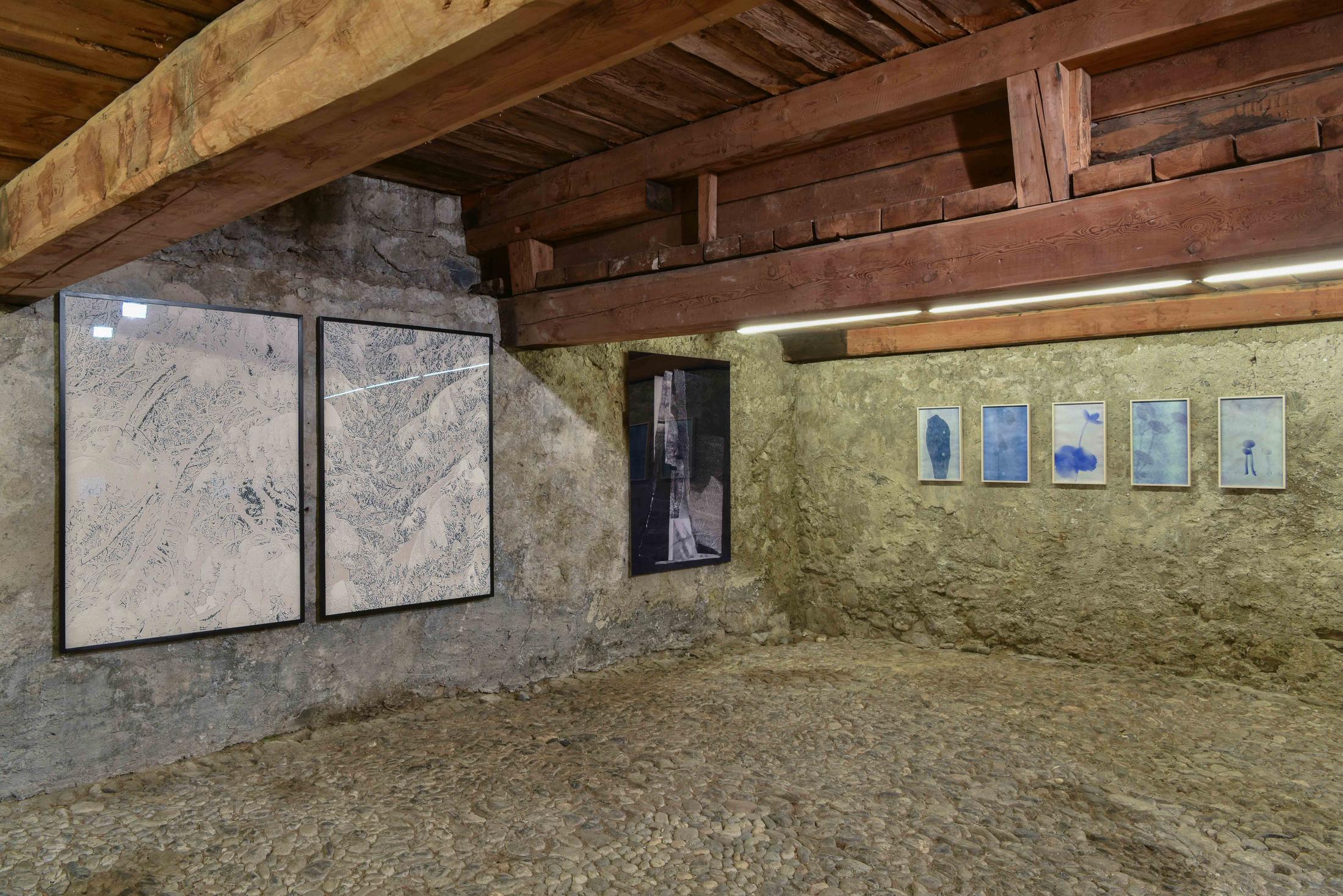 Exhibition View Group Show «Il god - ün omagi per nos bazegner» at Stalla Madulain, Madulain, 2021 / Photo: Stephan Schenk / Courtesy: the artists and Stalla Madulain