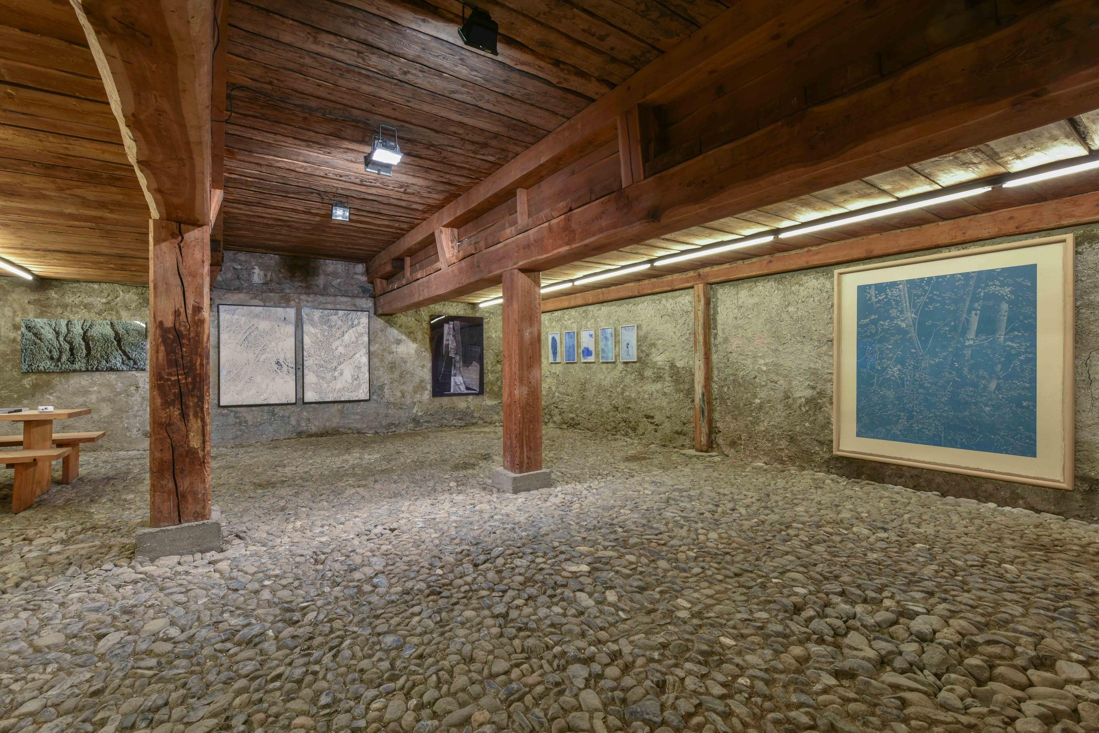 Exhibition View Group Show «Il god - ün omagi per nos bazegner» at Stalla Madulain, Madulain, 2021 / Photo: Stephan Schenk / Courtesy: the artists and Stalla Madulain