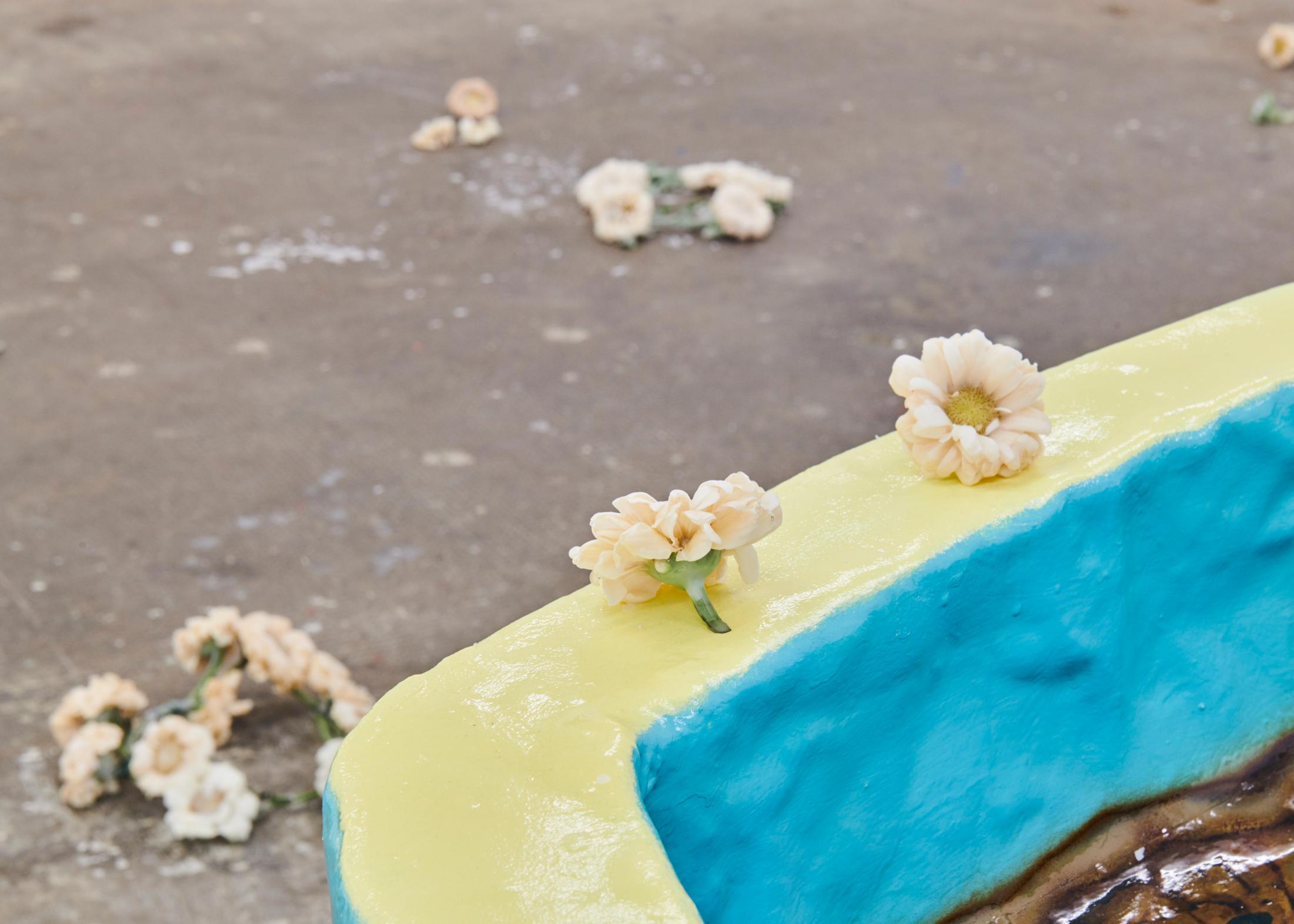 Exhibition View Duo Exhibition «Sunday Was Already Today; view on Ilaria Vinci» at WallStreet, Fribourg, 2020 / Photo: Guillaume Python / Courtesy: the artist and WallStreet