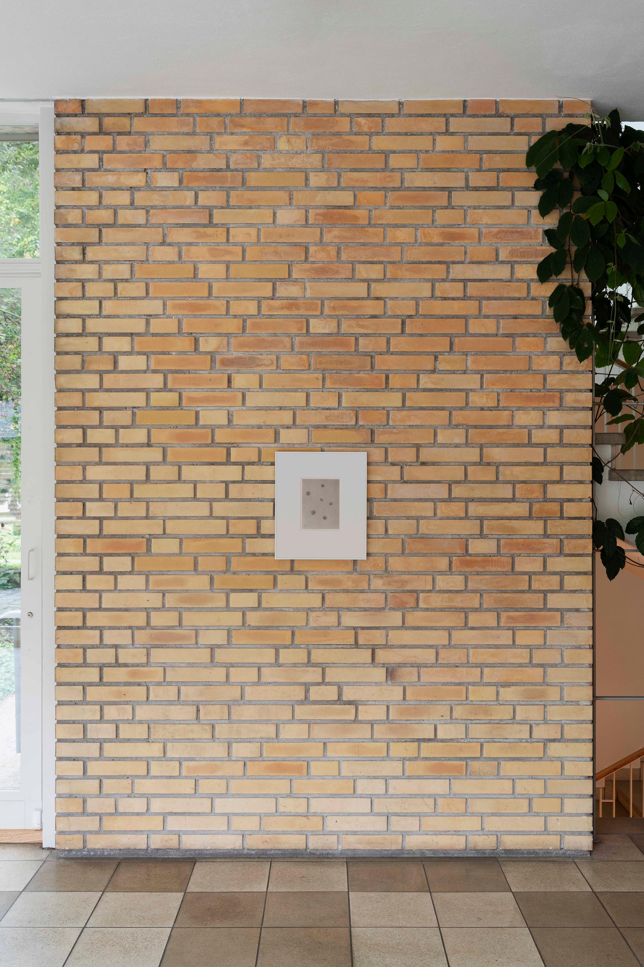 Exhibition View Group Show «Im Volksgarten; view on Carissa Rodriguez, All the Best Memories are Hers, 2018, silver gelatin print from LVT Negative, 29.2 x 31.8 cm» at Kunsthaus Glarus, Glarus, 2020 / Photo: Gunnar Meier / Courtesy: the artist