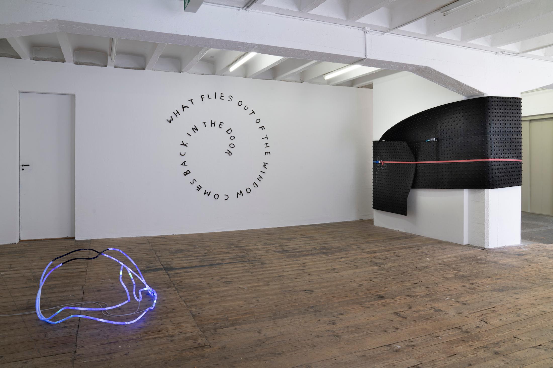 Exhibition View Group Show «Issue de secours» at Binz39, Zürich, 2021 / Photo: Claude Barrault / Courtesy: the artists and Binz39