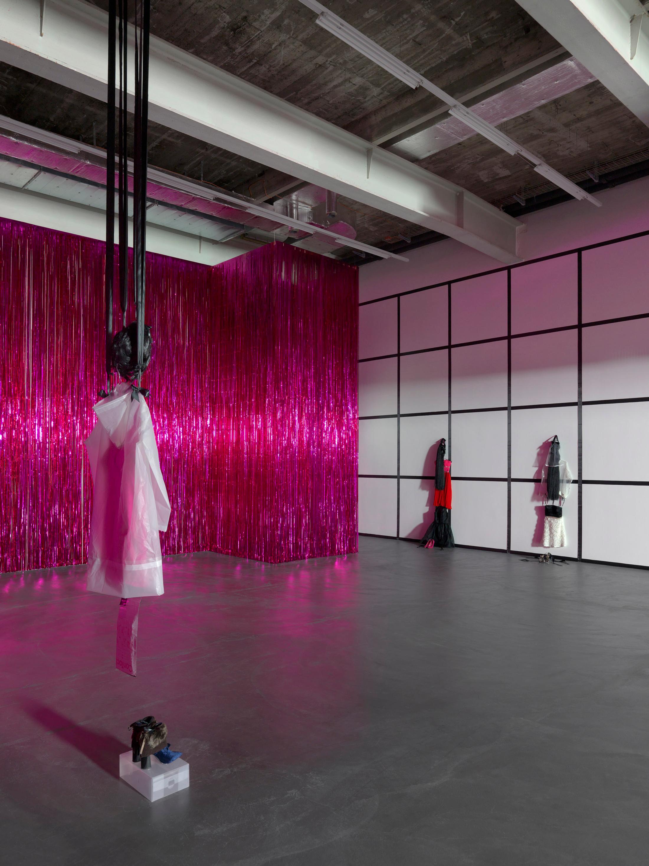 Exhibition View Jacqueline Fraser Solo Show «The Making of Maria by Callas» at Kunsthalle Zürich, Zurich, 2020 / Photo: Annik Wetter / Courtesy: the artist and Kunsthalle Zürich