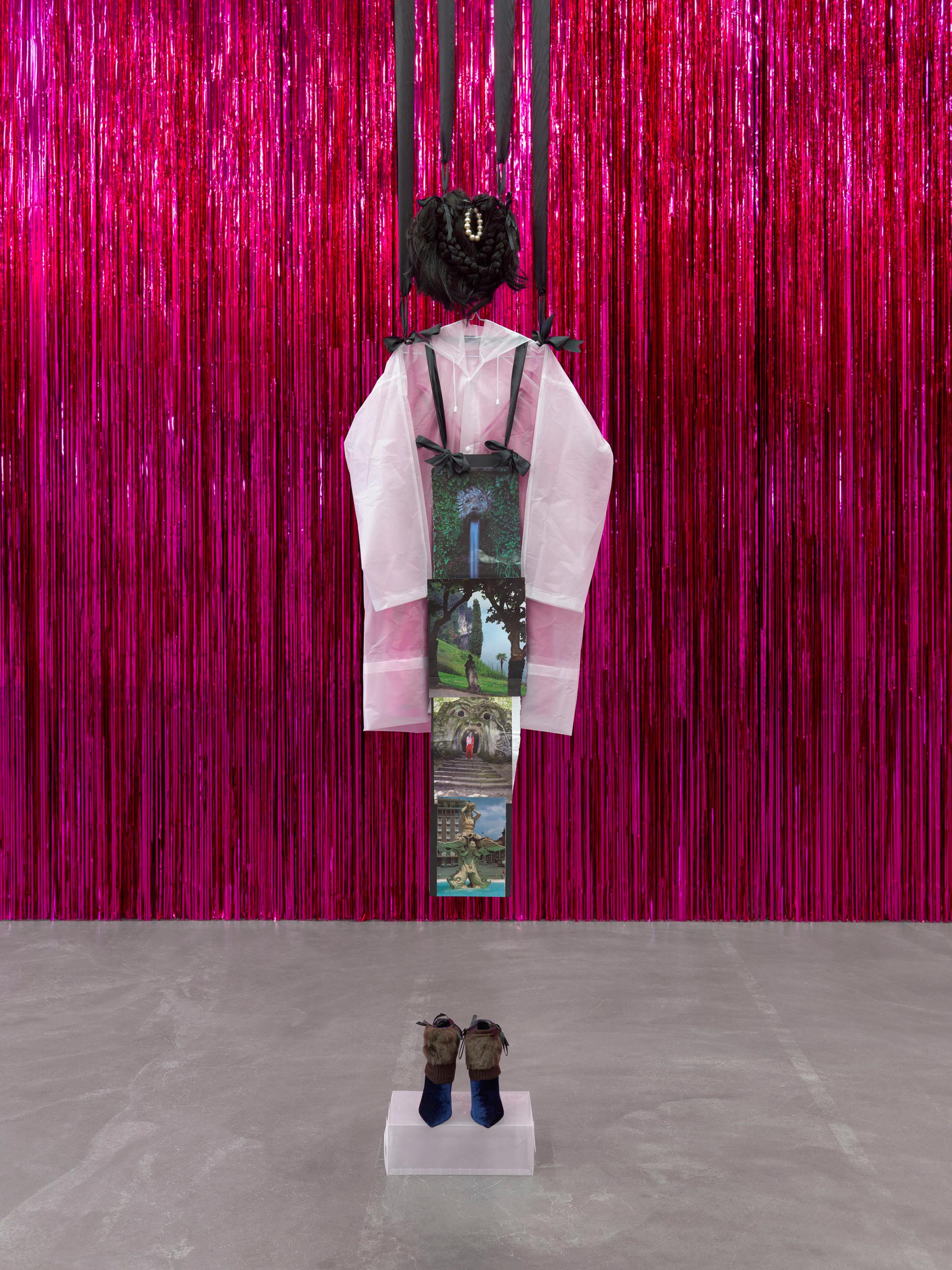 Exhibition View Jacqueline Fraser Solo Show «The Making of Maria by Callas» at Kunsthalle Zürich, Zurich, 2020 / Photo: Annik Wetter / Courtesy: the artist and Kunsthalle Zürich