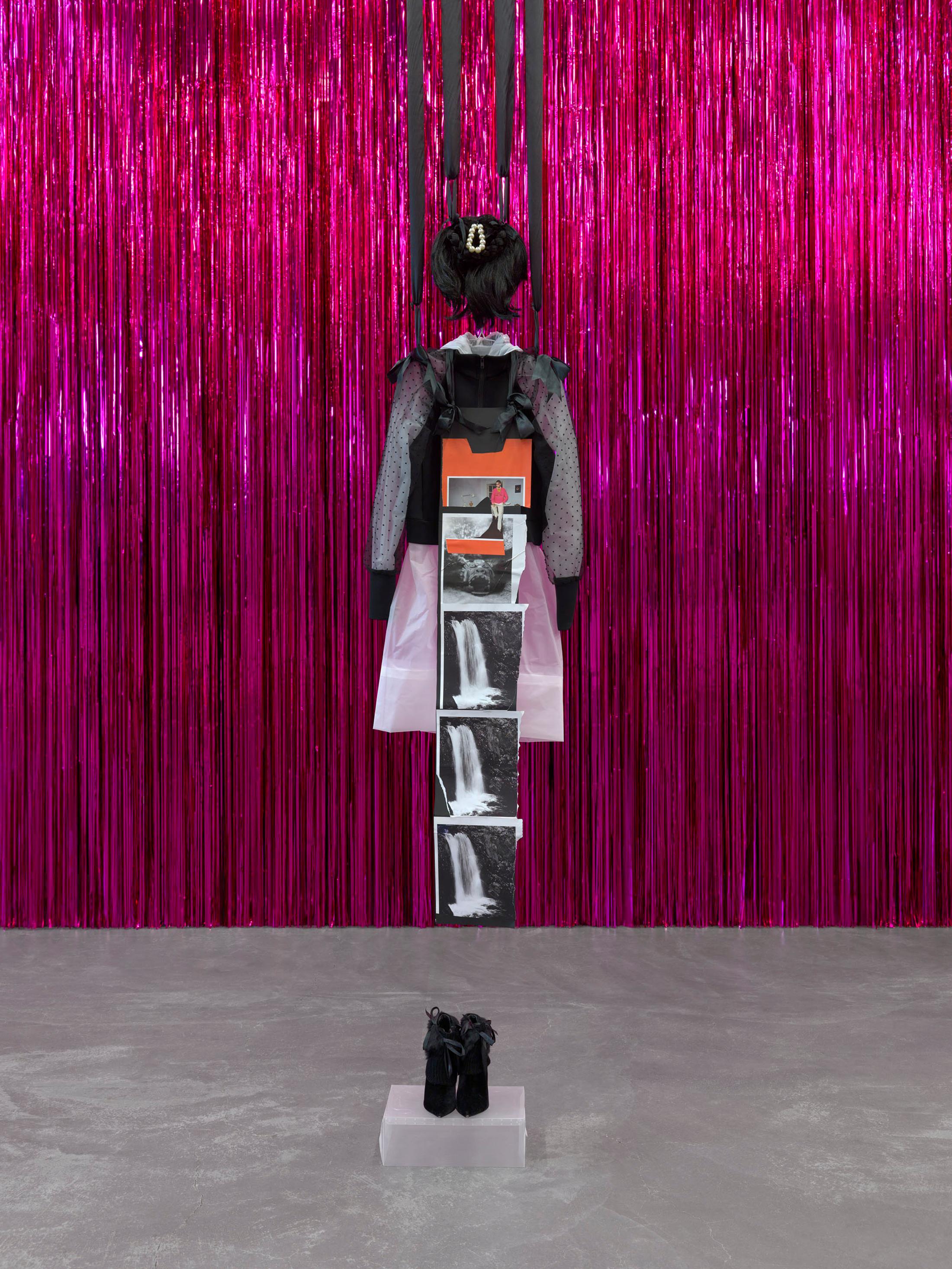 Exhibition View Jacqueline Fraser Solo Show «The Making of Maria by Callas» at Kunsthalle Zürich, Zurich, 2020 / Photo: Annik Wetter / Courtesy: the artist and Kunsthalle Zürich