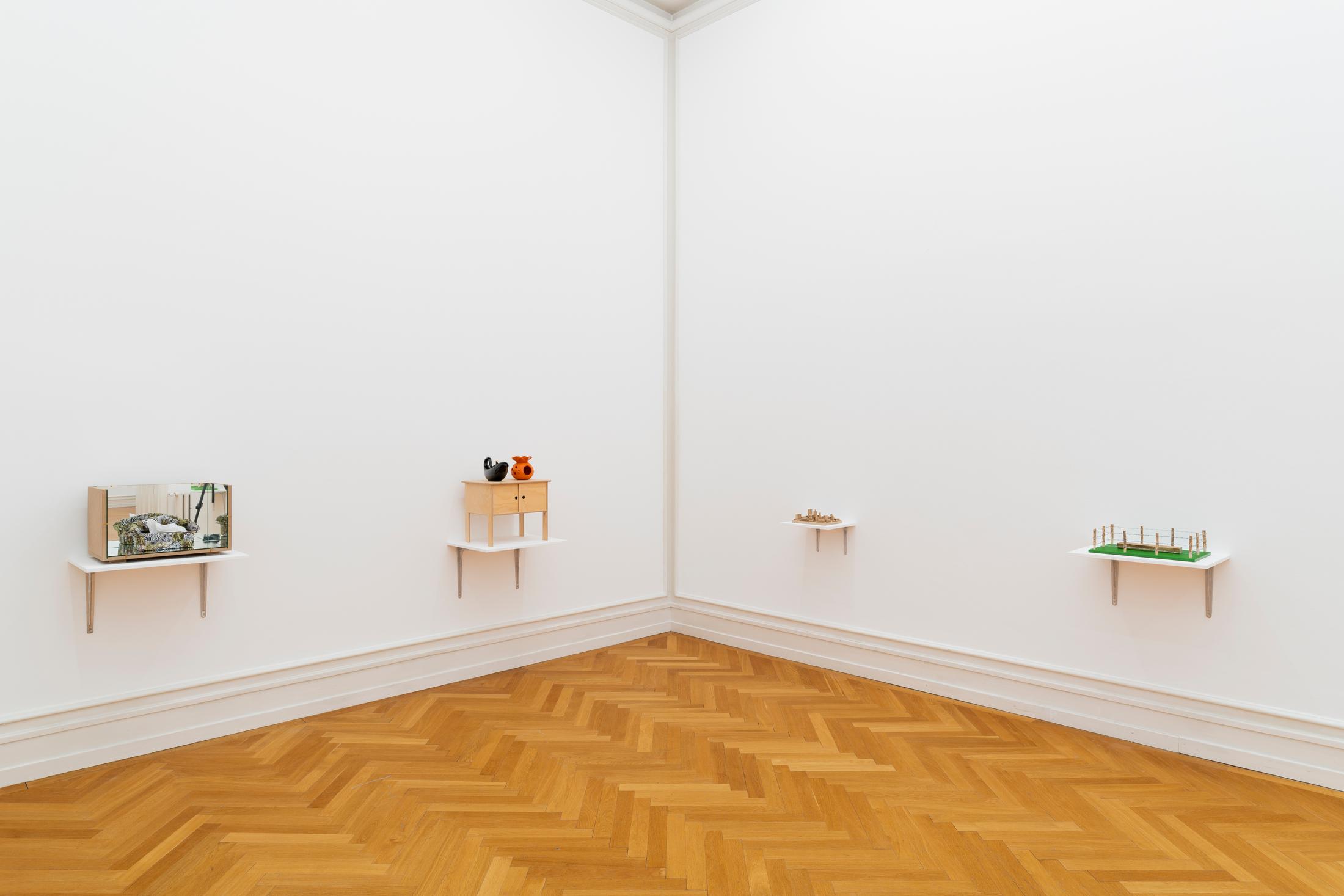 Exhibition View Jean-Frédéric Schnyder Solo Show at Kunsthalle Bern, Berne, 2022 / Photo: Gunnar Meier / Courtesy: the artist and Kunsthalle Bern