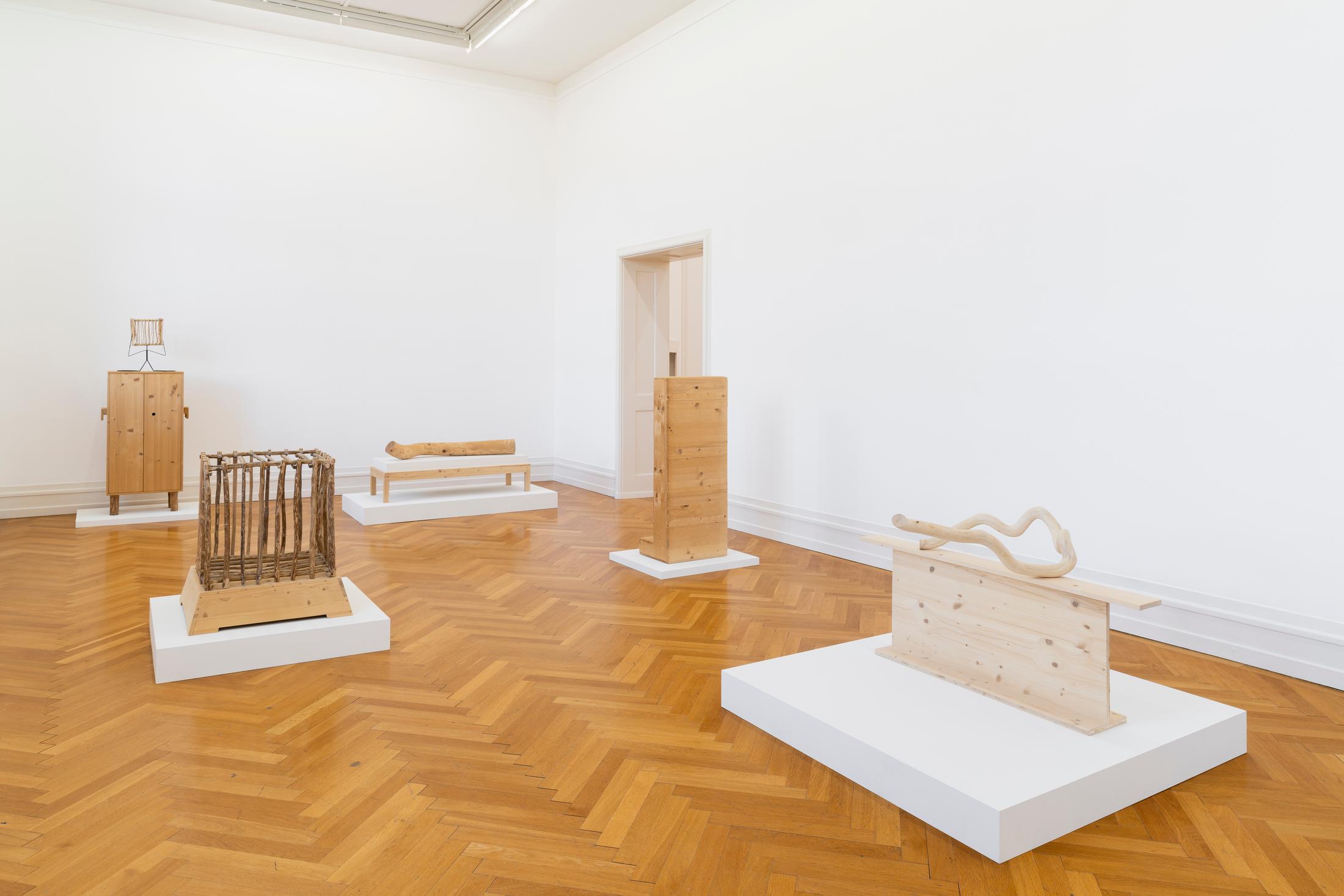 Exhibition View Jean-Frédéric Schnyder Solo Show at Kunsthalle Bern, Berne, 2022 / Photo: Gunnar Meier / Courtesy: the artist and Kunsthalle Bern