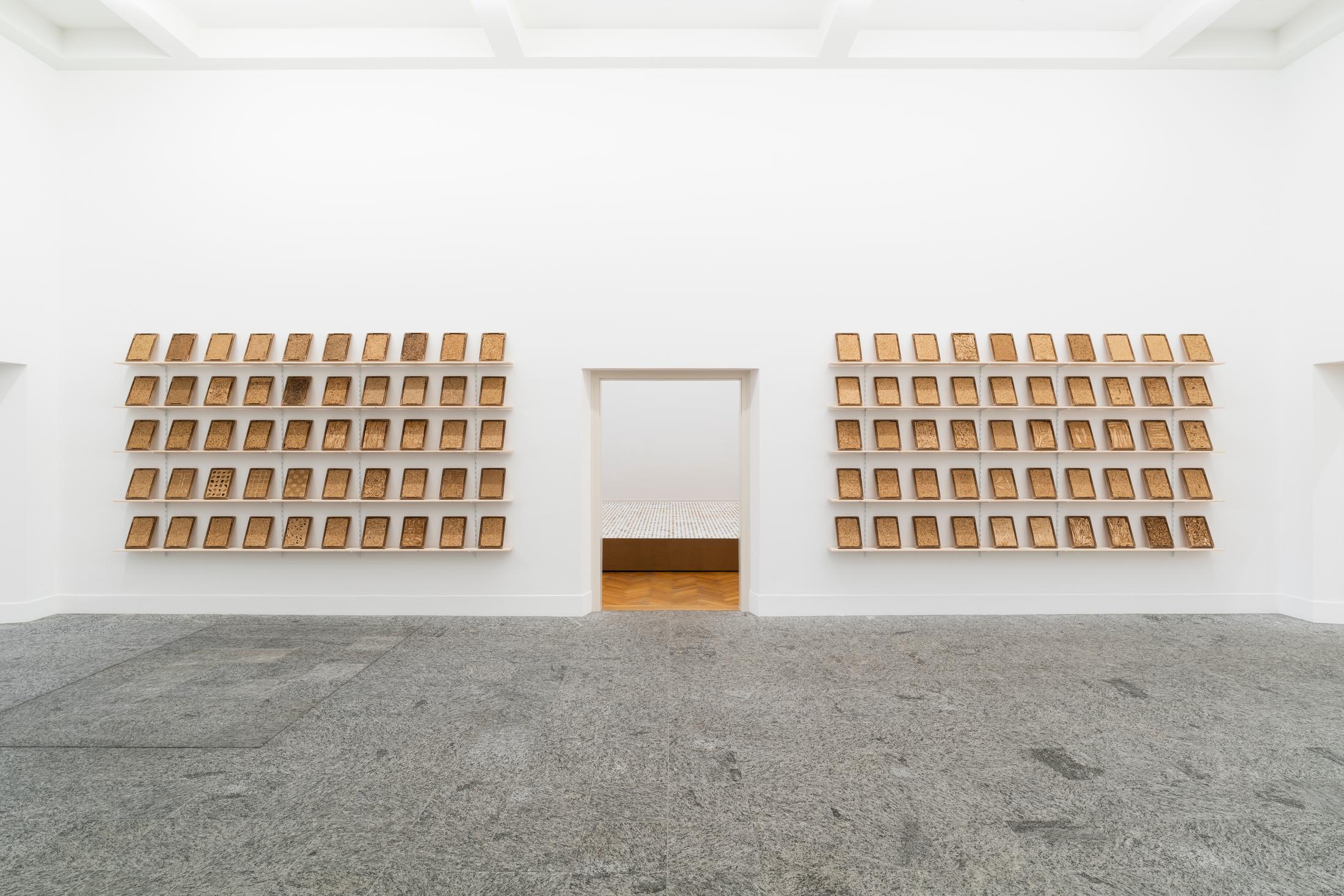 Exhibition View Jean-Frédéric Schnyder Solo Show «View on Jean-Frédéric Schnyder, das Eine, 2014–2020» at Kunsthalle Bern, Berne, 2022 / Photo: Gunnar Meier / Courtesy: the artist and Galerie Eva Presenhuber Zürich / New York