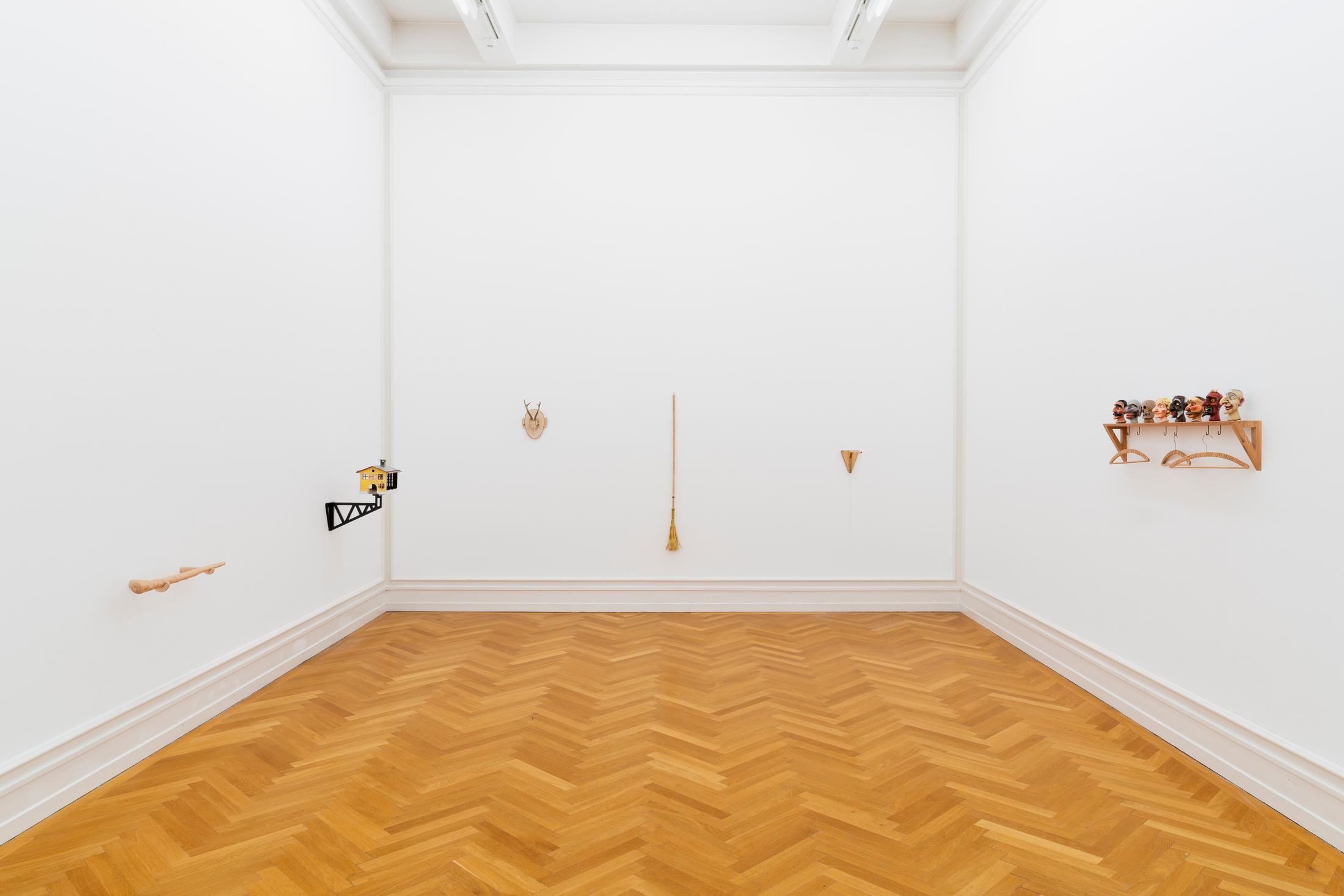 Exhibition View Jean-Frédéric Schnyder Solo Show at Kunsthalle Bern, Berne, 2022 / Photo: Gunnar Meier / Courtesy: the artist and Kunsthalle Bern