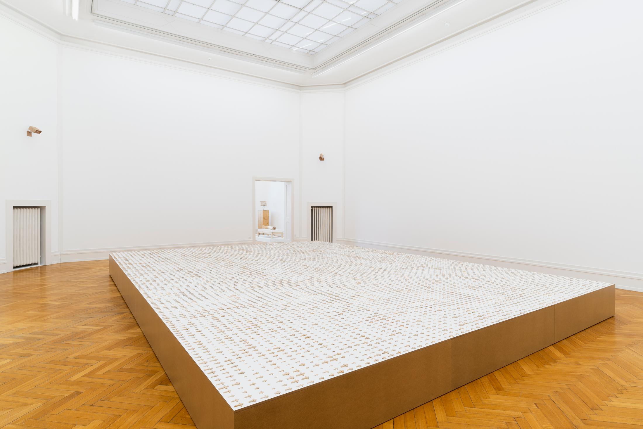 Exhibition View Jean-Frédéric Schnyder Solo Show «View on Jean-Frédéric Schnyder, das Andere, 2014–2021» at Kunsthalle Bern, Berne, 2022 / Photo: Gunnar Meier / Courtesy: the artist and Galerie Eva Presenhuber Zürich / New York