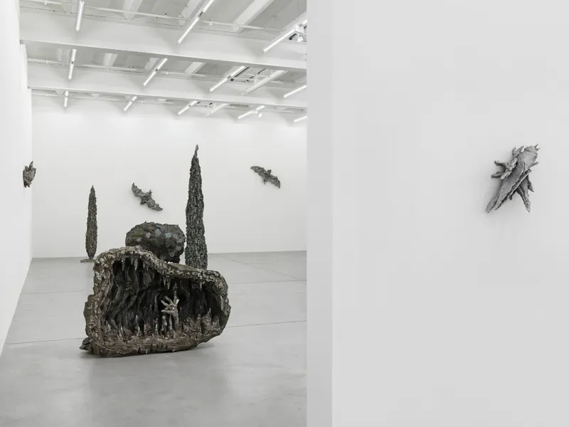 Exhibition View Jean-Marie Appriou «November» at Galerie Eva Presenhuber, Zurich, 2018 / Photo: Stefan Altenburger / © Jean-Marie Appriou / Courtesy the artist and Galerie Eva Presenhuber, Zurich / New York