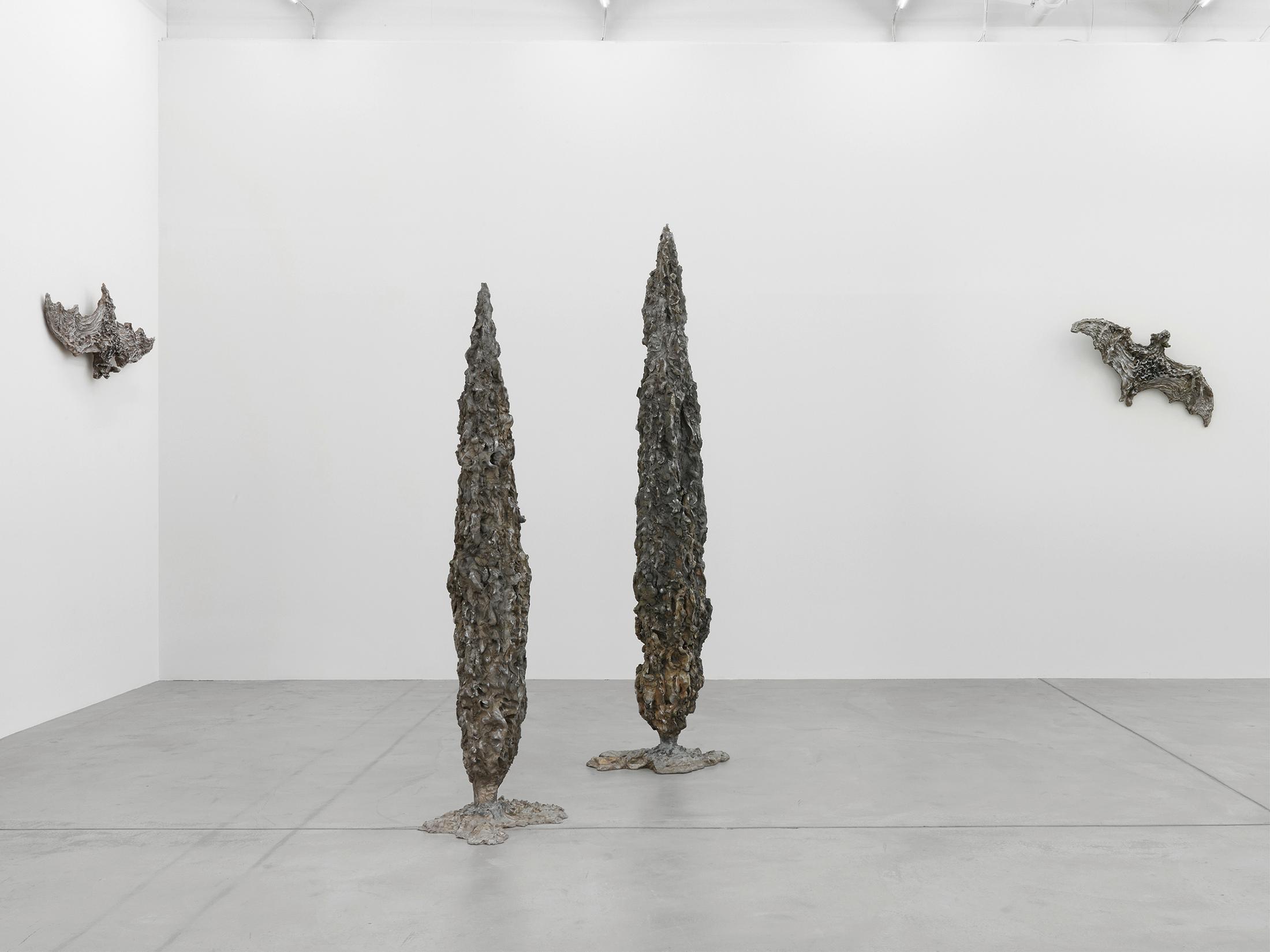 Exhibition View Jean-Marie Appriou «November» at Galerie Eva Presenhuber, Zurich, 2018 / Photo: Stefan Altenburger / © Jean-Marie Appriou / Courtesy the artist and Galerie Eva Presenhuber, Zurich / New York