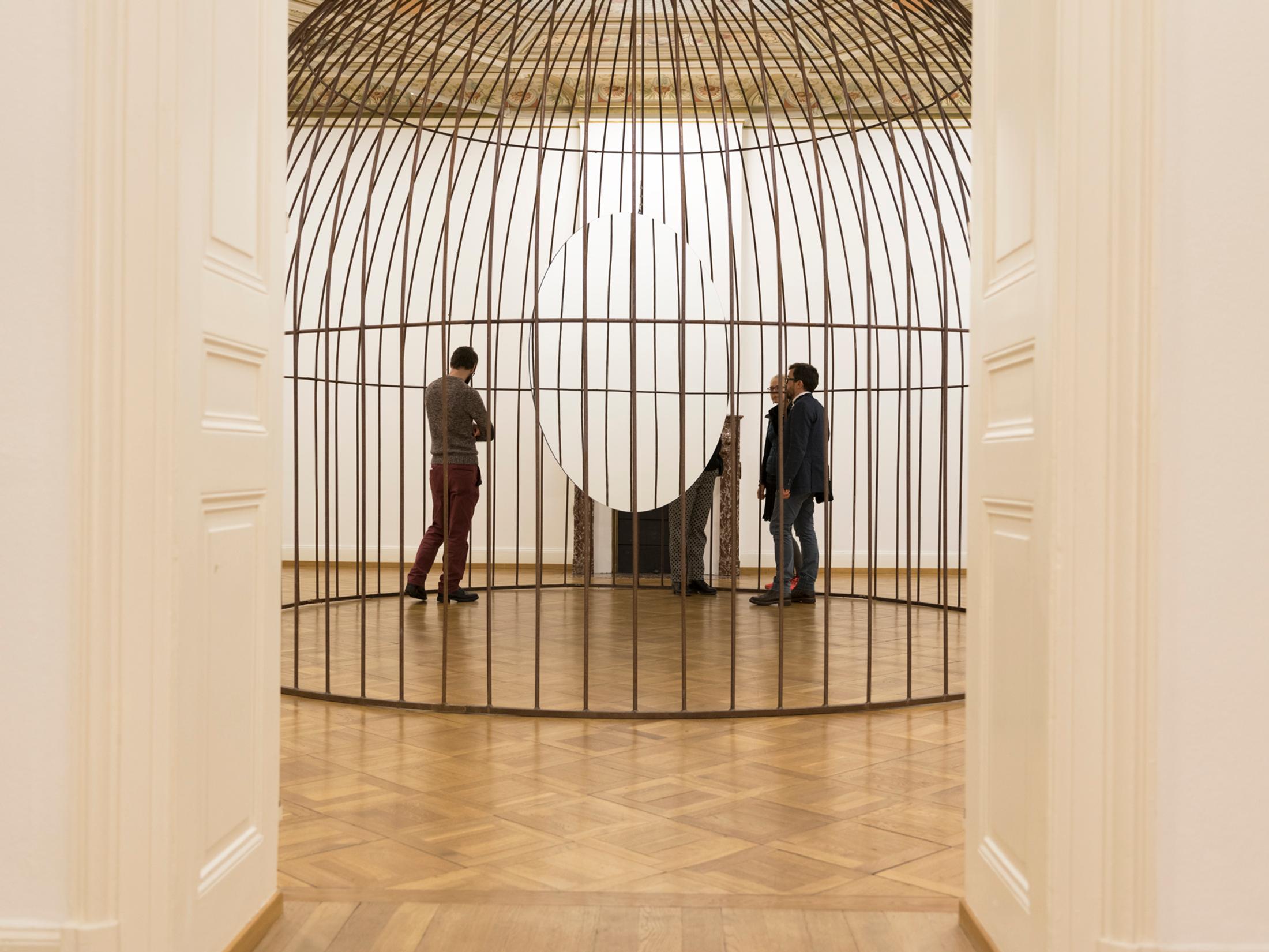 Exhibition view Jeppe Hein "Inhale, Hold, Exhale" at Kunstmuseum Thun, 2018 / Photo: Ian G. C. White / Courtesy: the artist