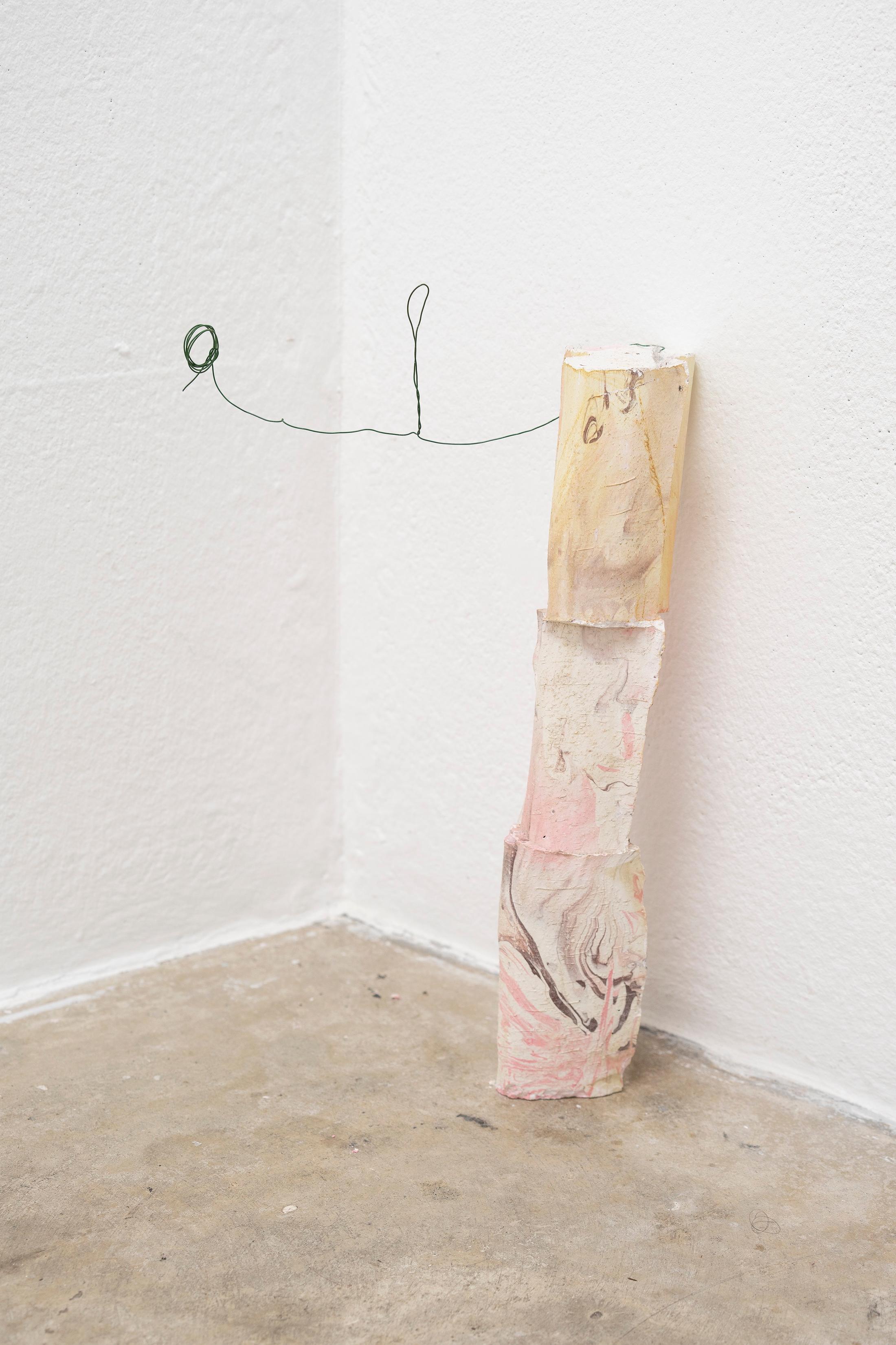 Exhibition View Group Show «THIS MESSAGE COULD BE FOR YOU; view on gousgous, just do it, 2023, cement, pigments, wire, various sizes» at Milieu, Berne, 2023 / Photo: Claude Barrault / Courtesy: the artists and Milieu