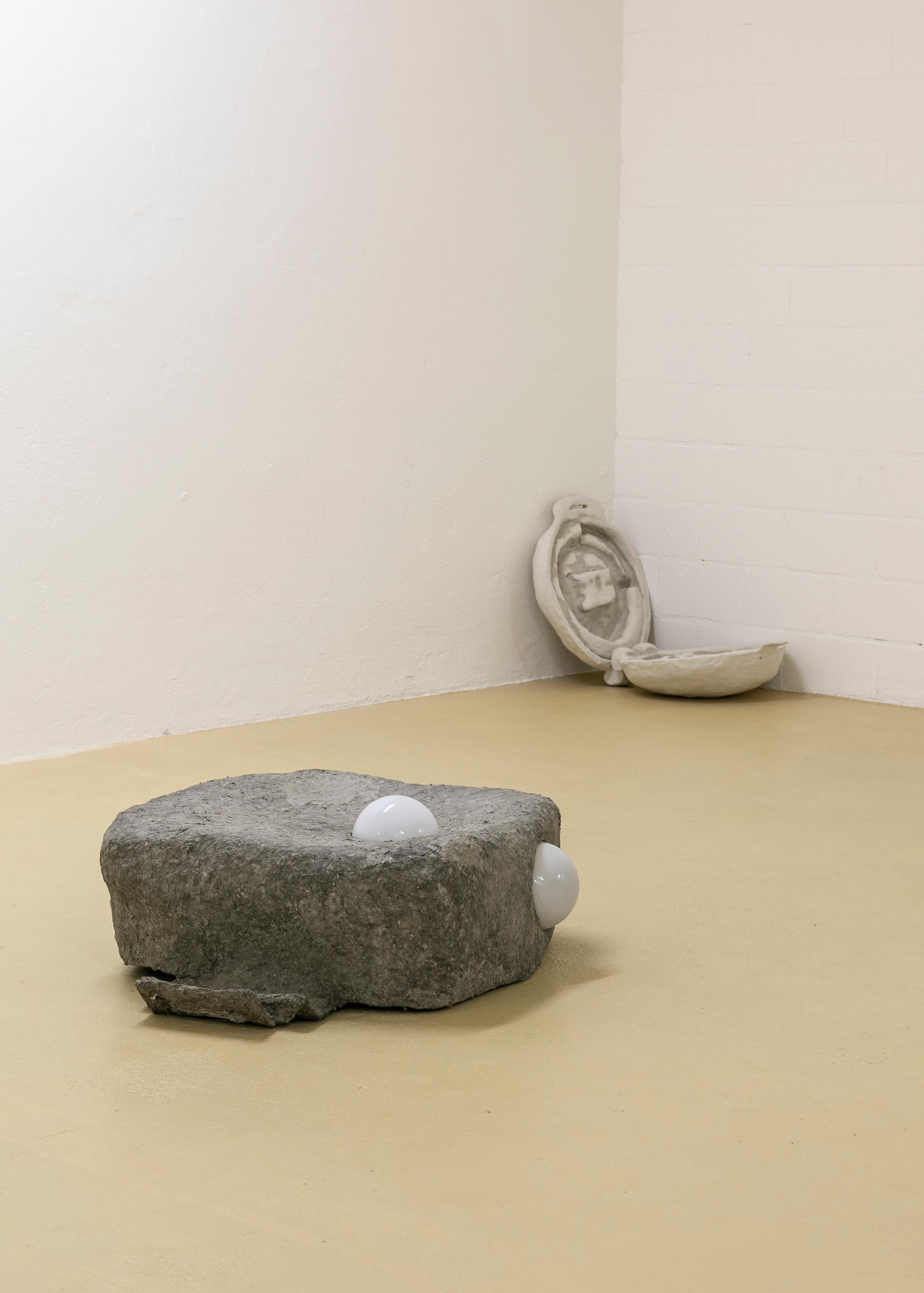 Exhibition View Julia Znoj Solo Show «aquadrome bubblepad» at unanimous consent, Zurich, 2021 / Photo: Michal Florence Schorro / Courtesy: unanimous consent and the artist