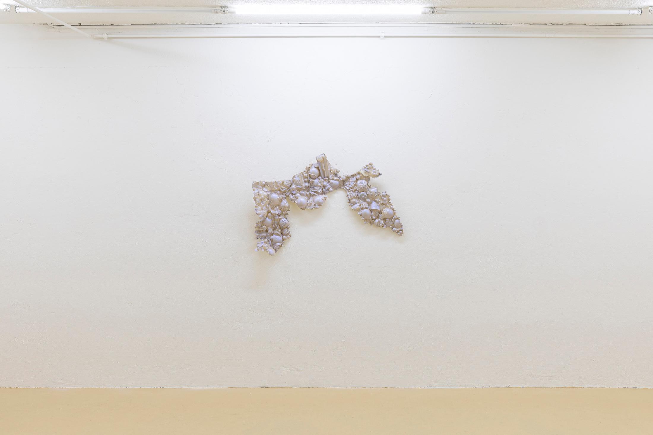 Exhibition View Julia Znoj Solo Show «aquadrome bubblepad» at unanimous consent, Zurich, 2021 / Photo: Michal Florence Schorro / Courtesy: unanimous consent and the artist