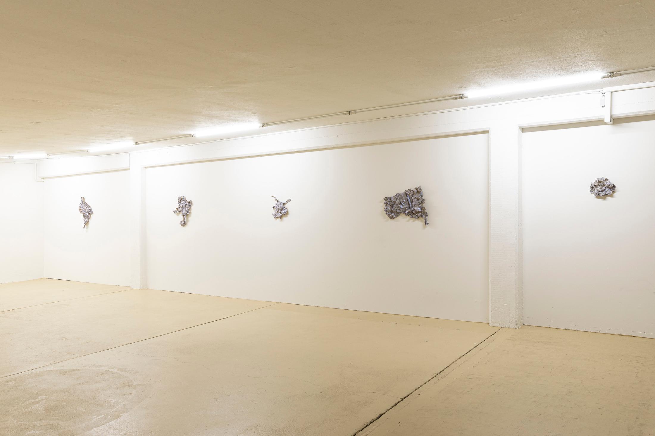Exhibition View Julia Znoj Solo Show «aquadrome bubblepad» at unanimous consent, Zurich, 2021 / Photo: Michal Florence Schorro / Courtesy: unanimous consent and the artist