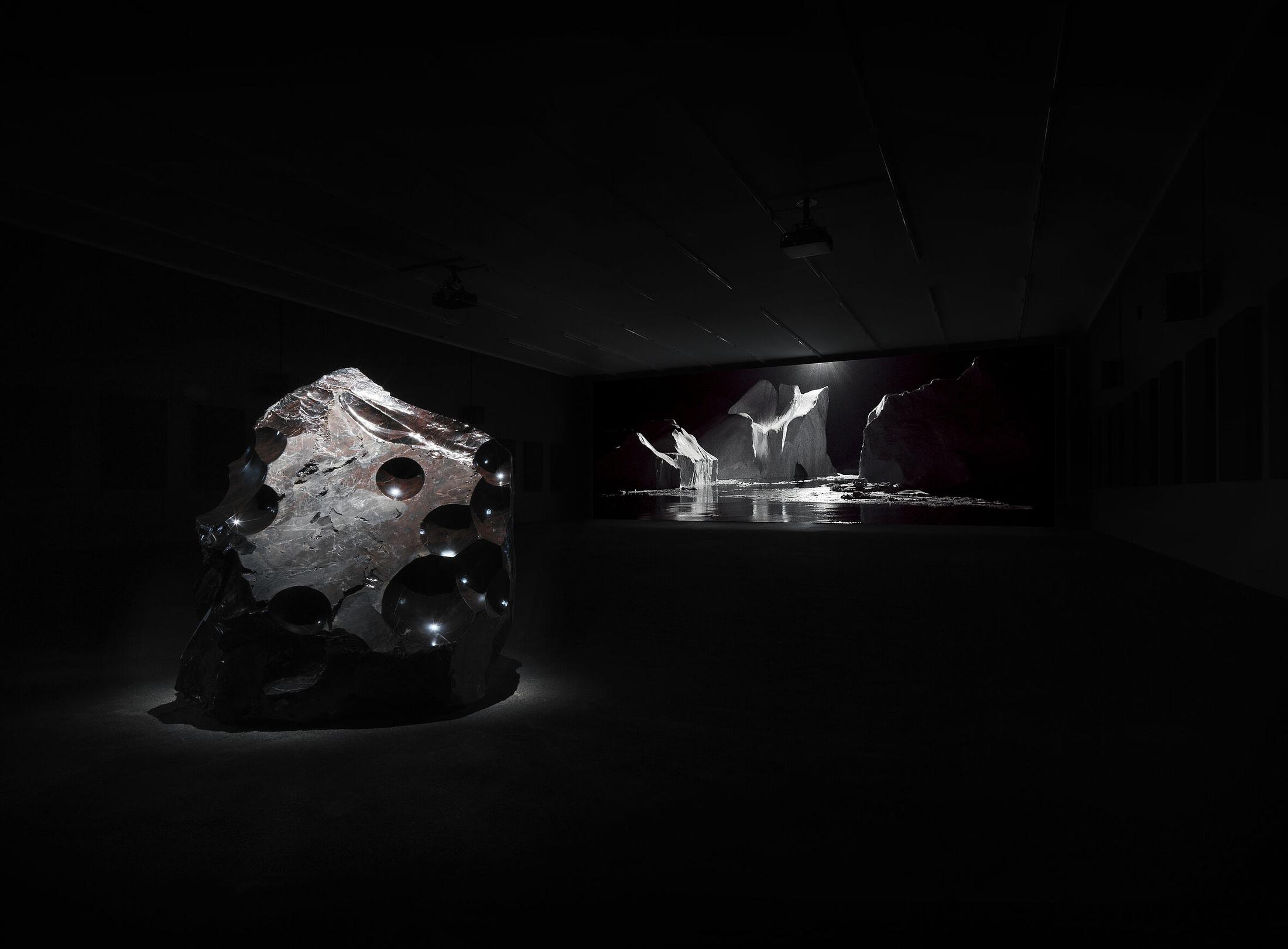 Exhibition View Julian Charrière Soloshow «Towards No Earthly Pole; view on Julian Charrière, Thickens, Pools, Flows, Rushes, Slows, 2020 & Towards No Earthly Pole, 2019» at Aargauer Kunsthaus, Aarau, 2020 / Photo: Jens Ziehe / © 2020, ProLitteris, Zürich / Courtesy: the artist