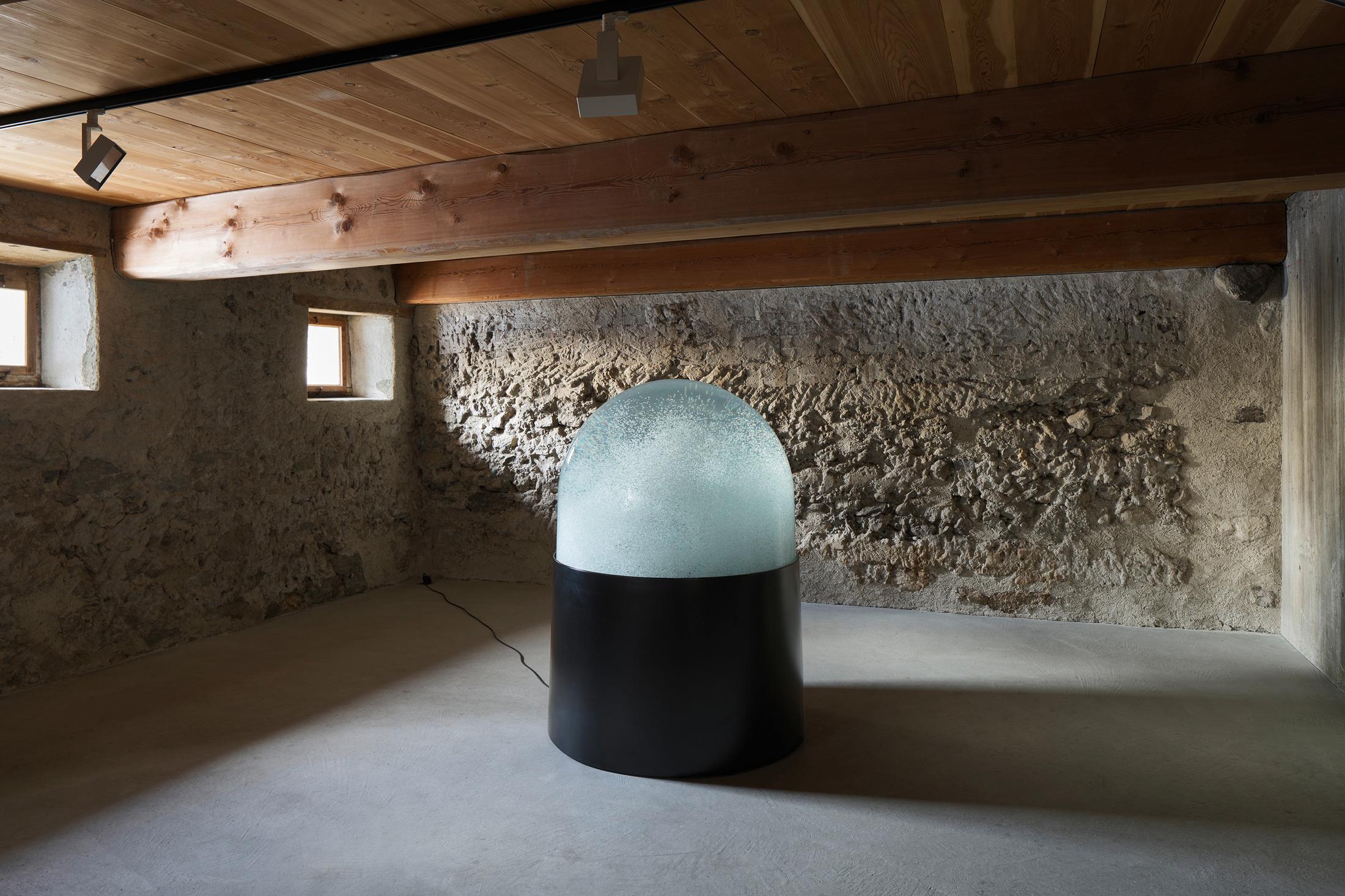 Installation View Julian Charrière Soloshow «Ever Since We Crawled Out / view on An Invitaton to Disappear, 2018» at Galerie Tschudi, Zuoz / Photo: Ralph Feiner / Courtesy: the artist and Galerie Tschudi, Zuoz