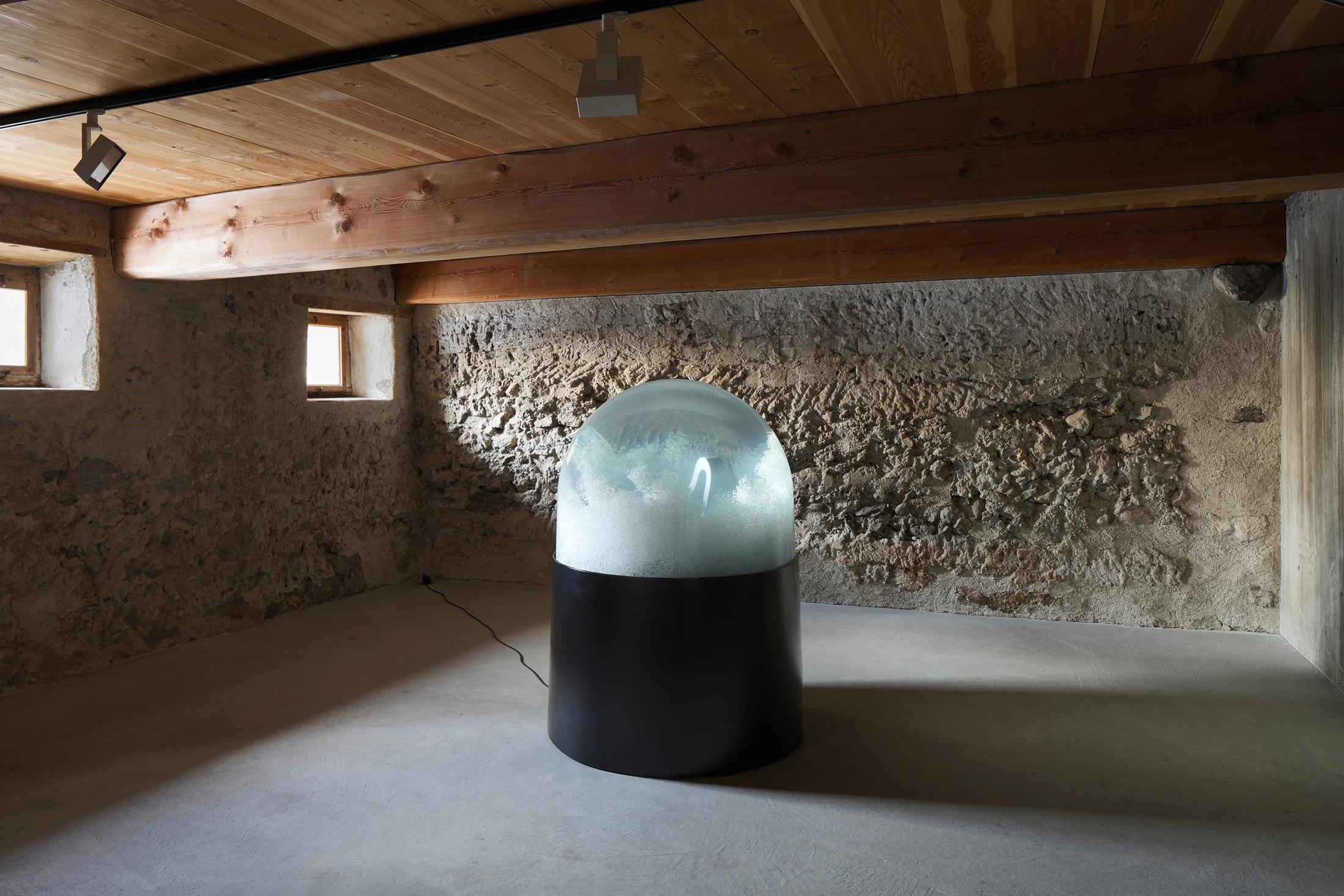 Installation View Julian Charrière Soloshow «Ever Since We Crawled Out / view on An Invitaton to Disappear, 2018» at Galerie Tschudi, Zuoz / Photo: Ralph Feiner / Courtesy: the artist and Galerie Tschudi, Zuoz