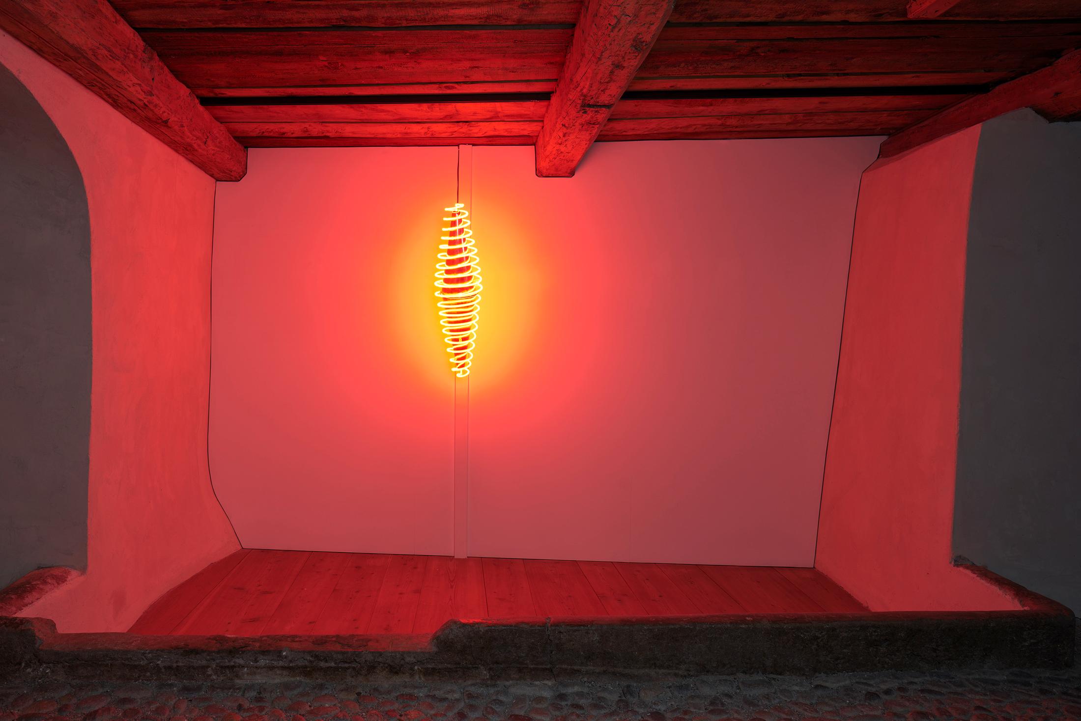 Installation View Julian Charrière Soloshow «Ever Since We Crawled Out / view on An Invitaton to Disappear, 2018» at Galerie Tschudi, Zuoz / Photo: Ralph Feiner / Courtesy: the artist and Galerie Tschudi, Zuoz