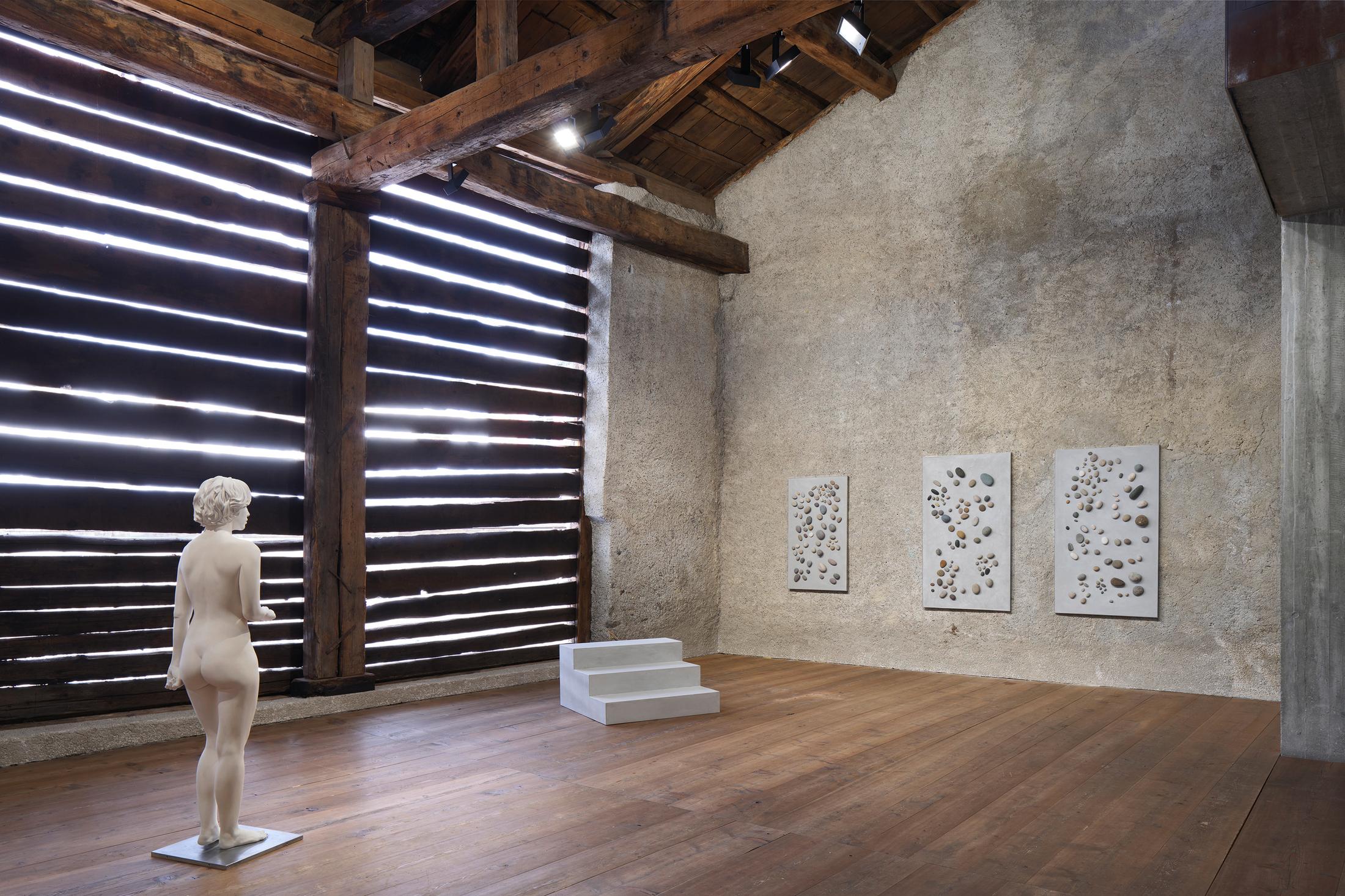 Installation View Julian Charrière Soloshow «Ever Since We Crawled Out / view on An Invitaton to Disappear, 2018» at Galerie Tschudi, Zuoz / Photo: Ralph Feiner / Courtesy: the artist and Galerie Tschudi, Zuoz