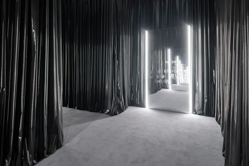 Exhibition View Julian-Jakob Kneer Solo Show «SHOOTING STAR» at Blue Velvet Projects, Zurich, 2022 / Photo: Flavio Karrer / Courtesy: the artist and Blue Velvet Projects