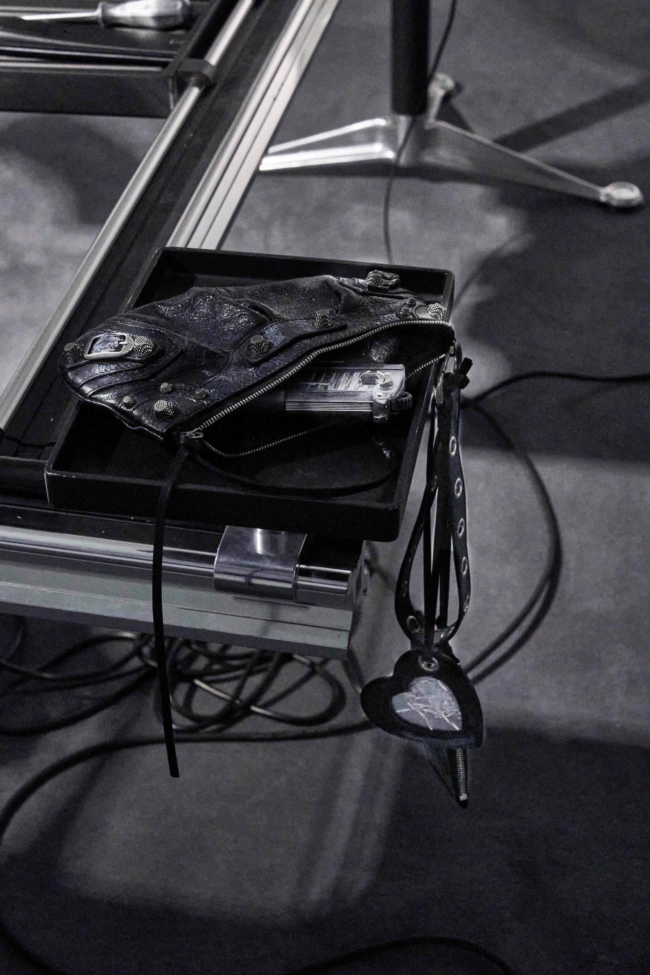 Exhibition View Julian-Jakob Kneer Solo Show «SHOOTING STAR, view on Julian-Jakob Kneer, SCUMBAG (LHS), 2022» at Blue Velvet Projects, Zurich, 2022 / Photo: Nicola Duc / Courtesy: the artist and Blue Velvet Projects