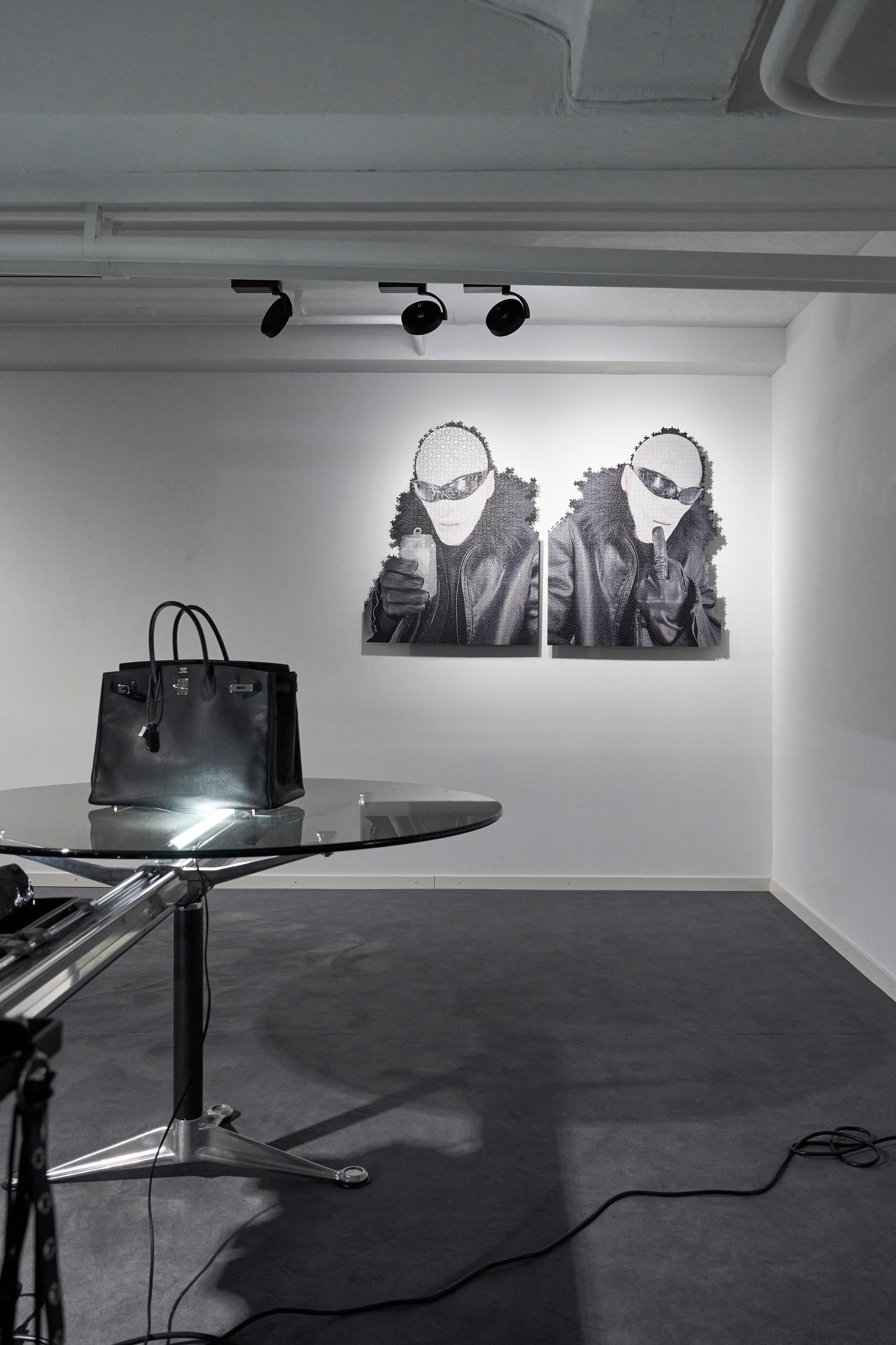 Exhibition View Julian-Jakob Kneer Solo Show «SHOOTING STAR» at Blue Velvet Projects, Zurich, 2022 / Photo: Nicola Duc / Courtesy: the artist and Blue Velvet Projects