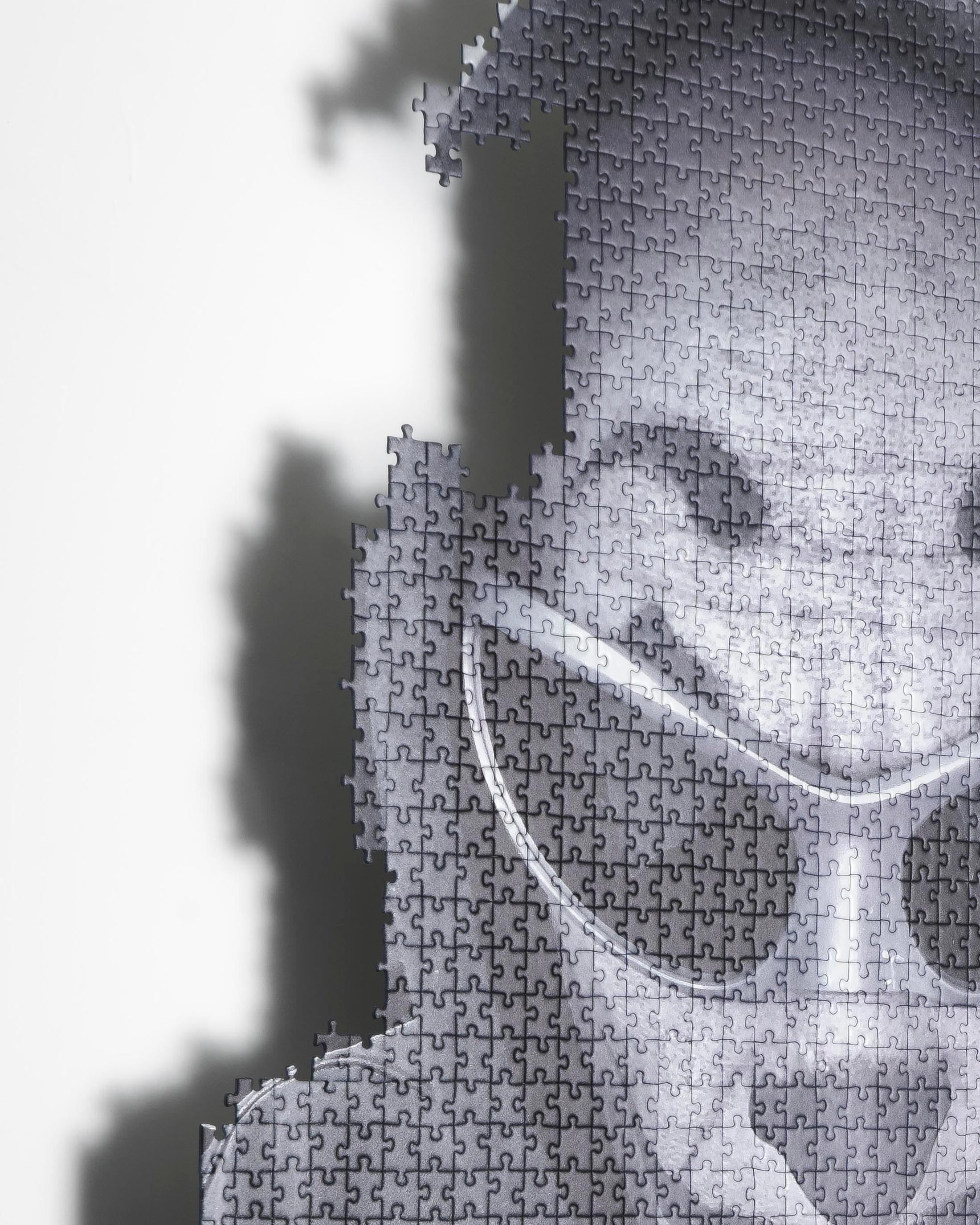 Exhibition View Julian-Jakob Kneer Solo Show «SHOOTING STAR, view on Julian-Jakob Kneer, PRODIGY (Detail), 2022» at Blue Velvet Projects, Zurich, 2022 / Photo: Nicola Duc / Courtesy: the artist and Blue Velvet Projects