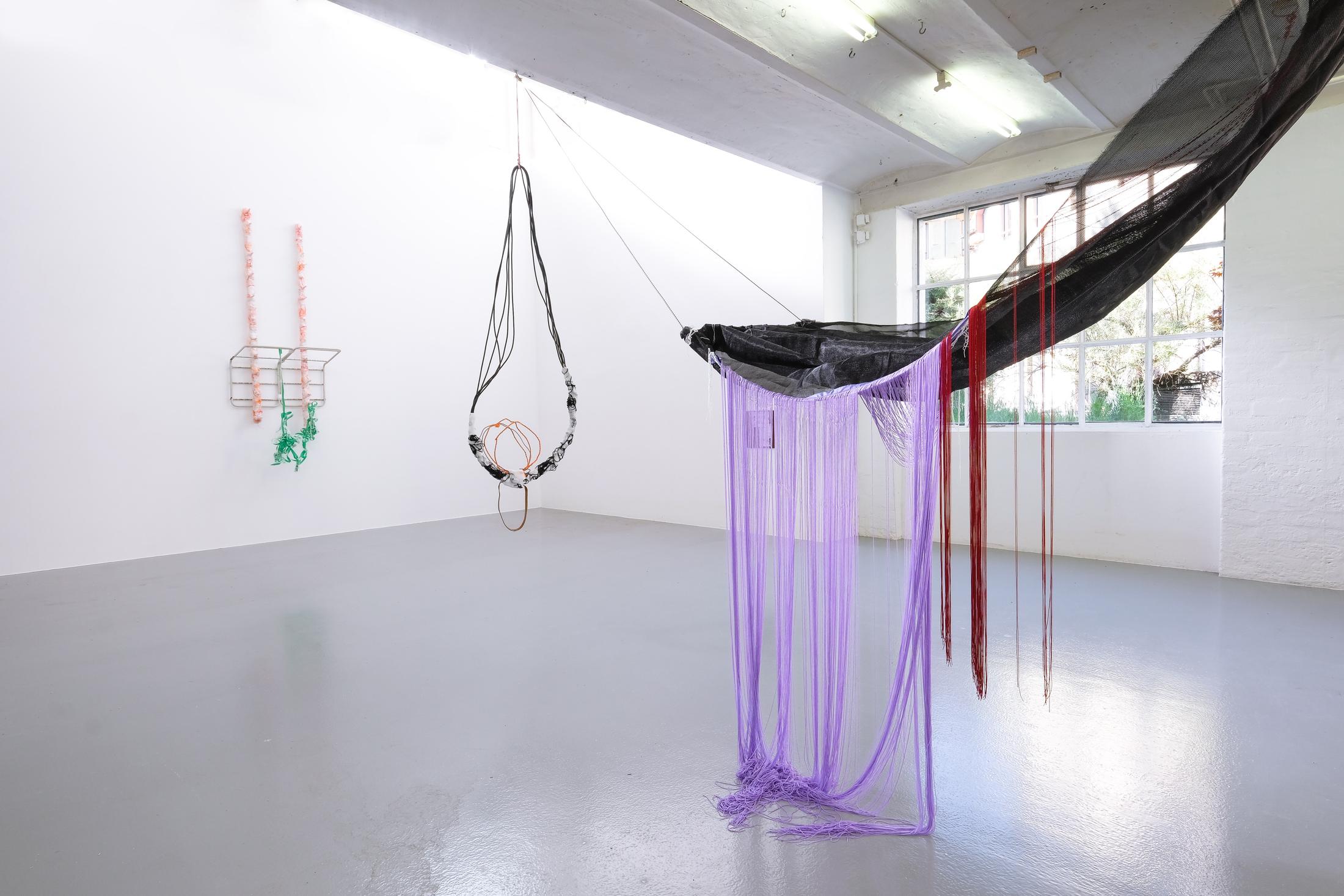 Exhibition View Julien Creuzet Soloshow «Il pleut encore, des minis gouttelettes (…)» at CAN, Neuchâtel, 2019 / Photo: Sebastian Verdon / Courtesy: the artist and CAN