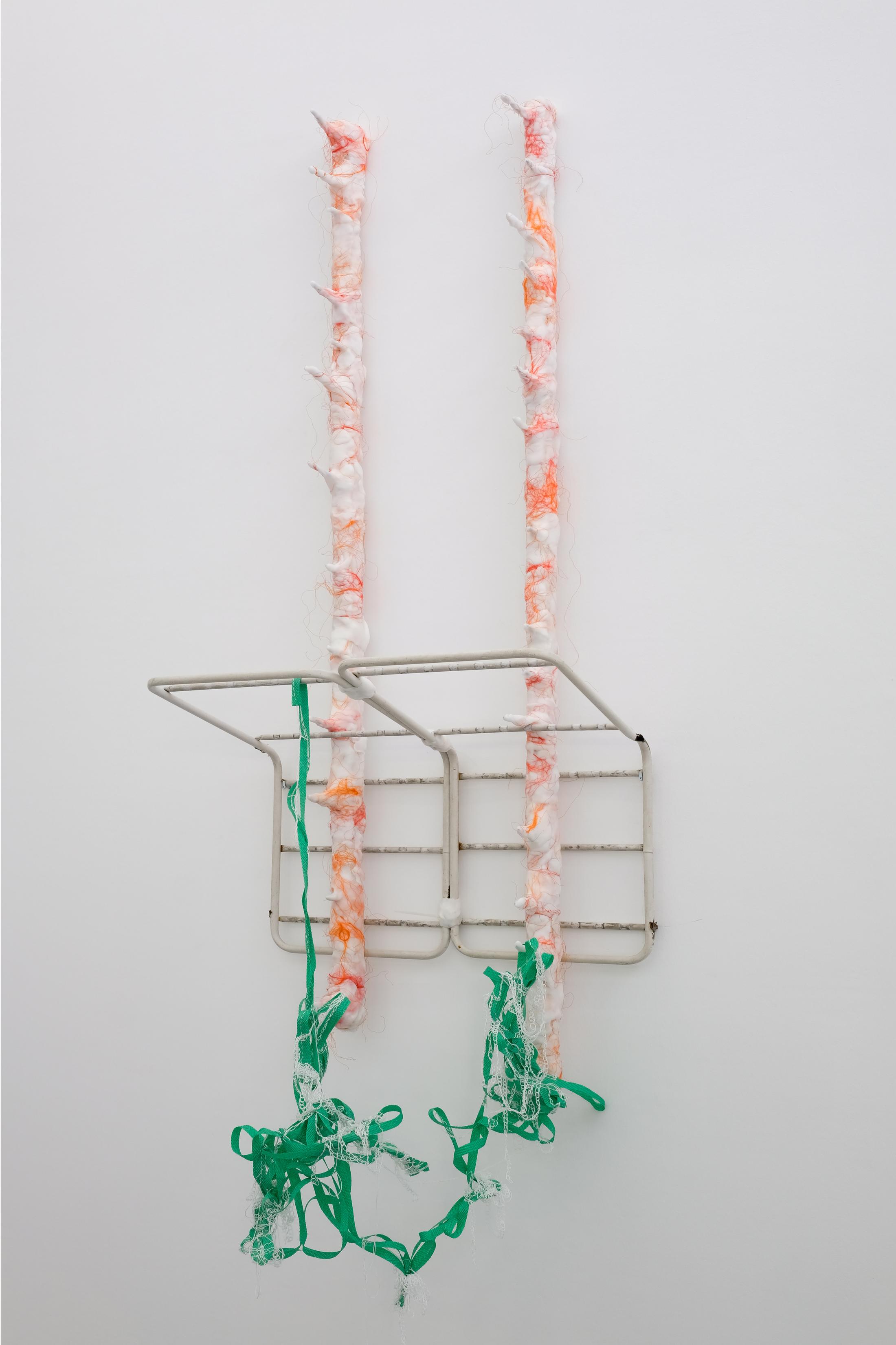 Exhibition View Julien Creuzet Soloshow «Il pleut encore, des minis gouttelettes (…)» at CAN, Neuchâtel, 2019 / Photo: Sebastian Verdon / Courtesy: the artist and CAN